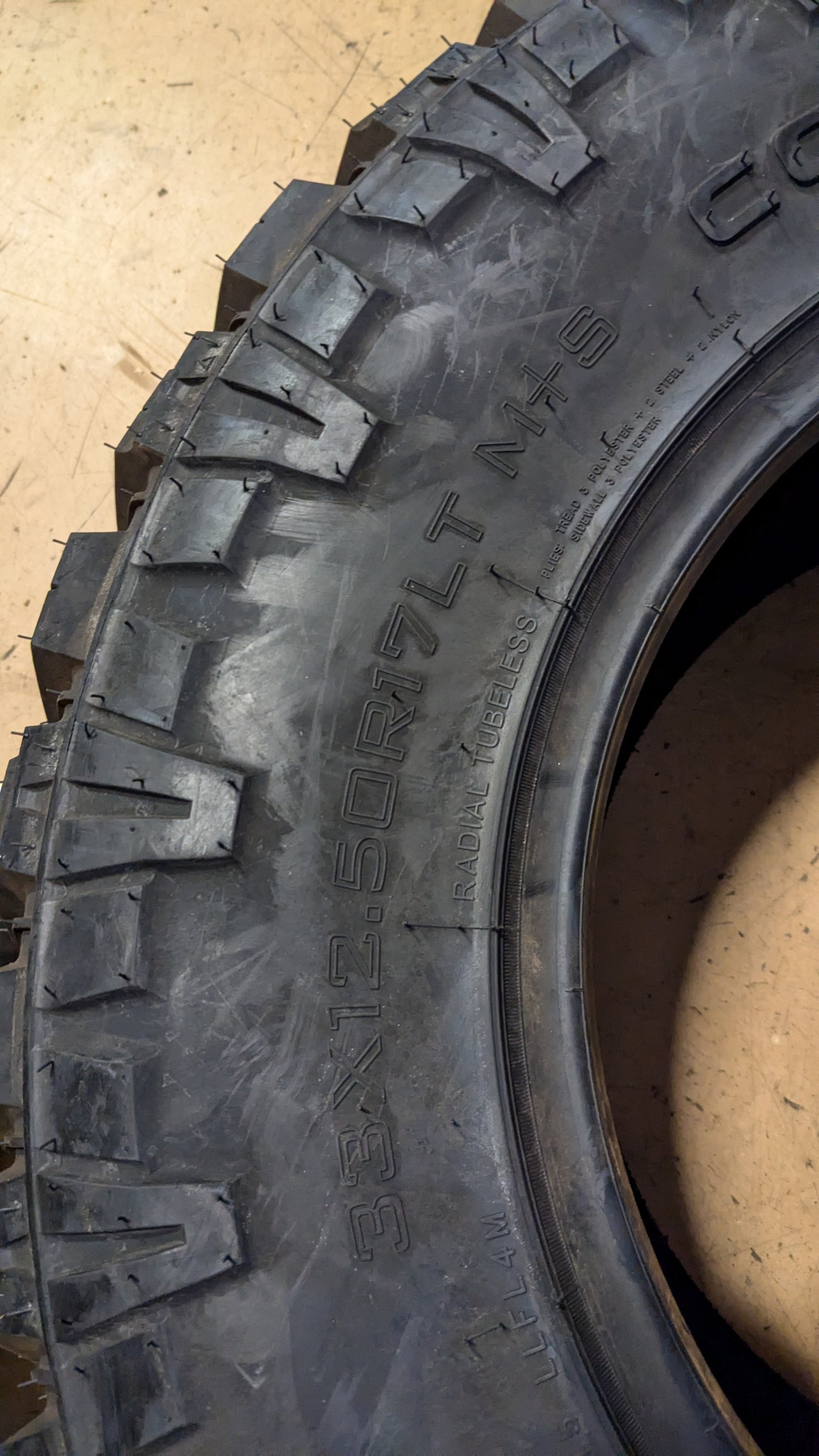 FURY COUNTRY HUNTER M/T BSW LT 33 12.5 17 120Q 10PLY MUD TIRE FCHII33125017A.