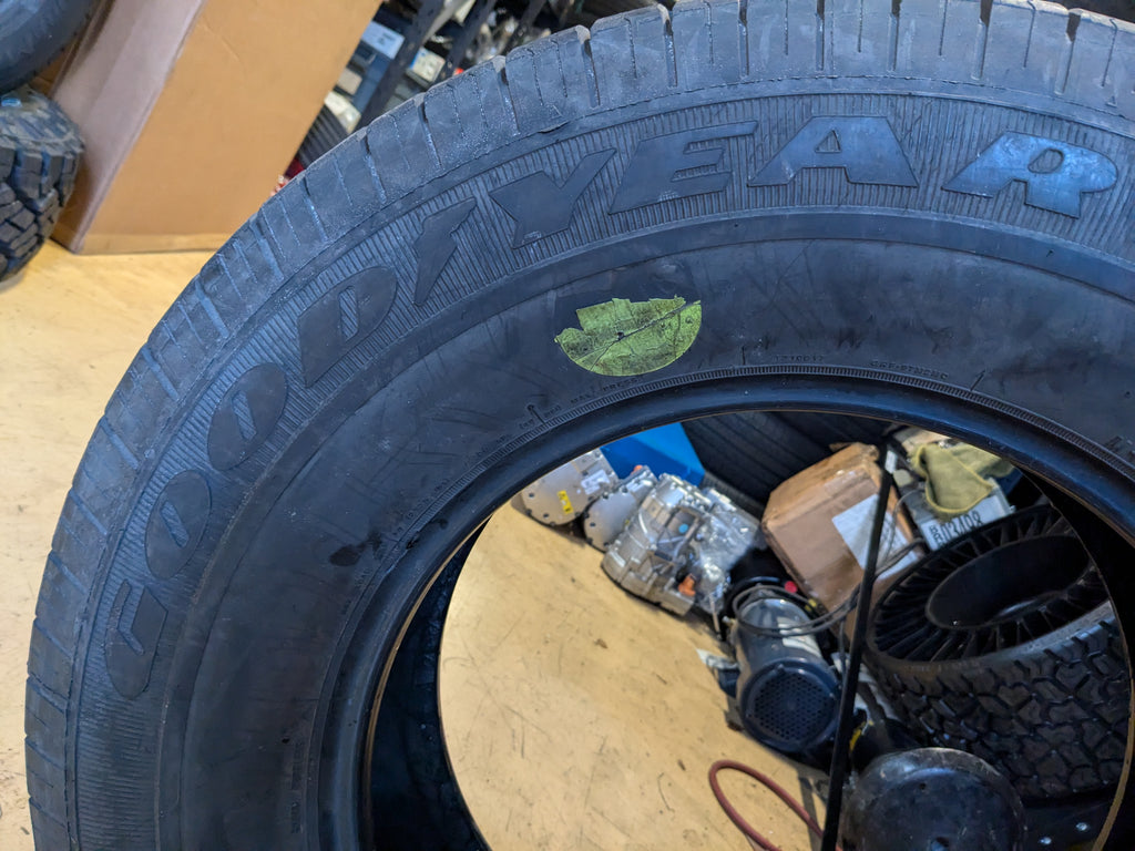 NOS GOODYEAR WRANGLER SR-A BSW P 265 70 17 113R ALL SEASON TIRE 183106436