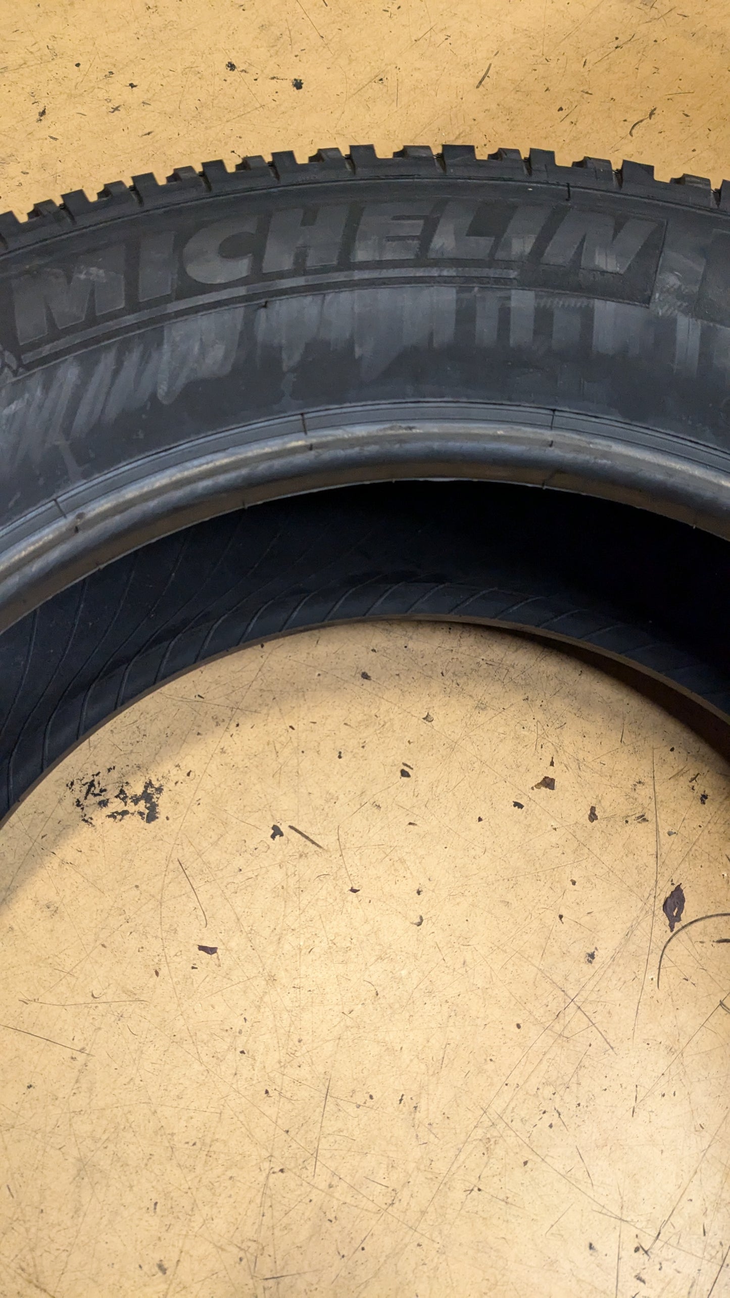 2 MICHELIN LXT A/T 2 BSW P 275 60 20 114S ALL SEASON TIRE MC36429