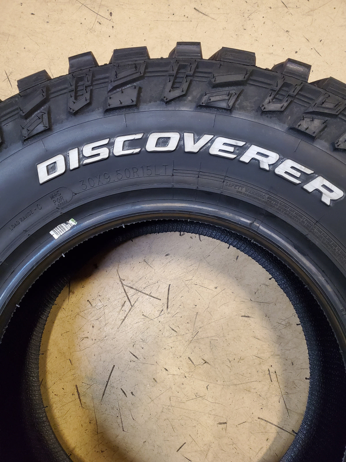 COOPER DISCOVERER STT PRO BSW LT 30 9.50 15 104Q 6PLY MUD TIRE 170122034