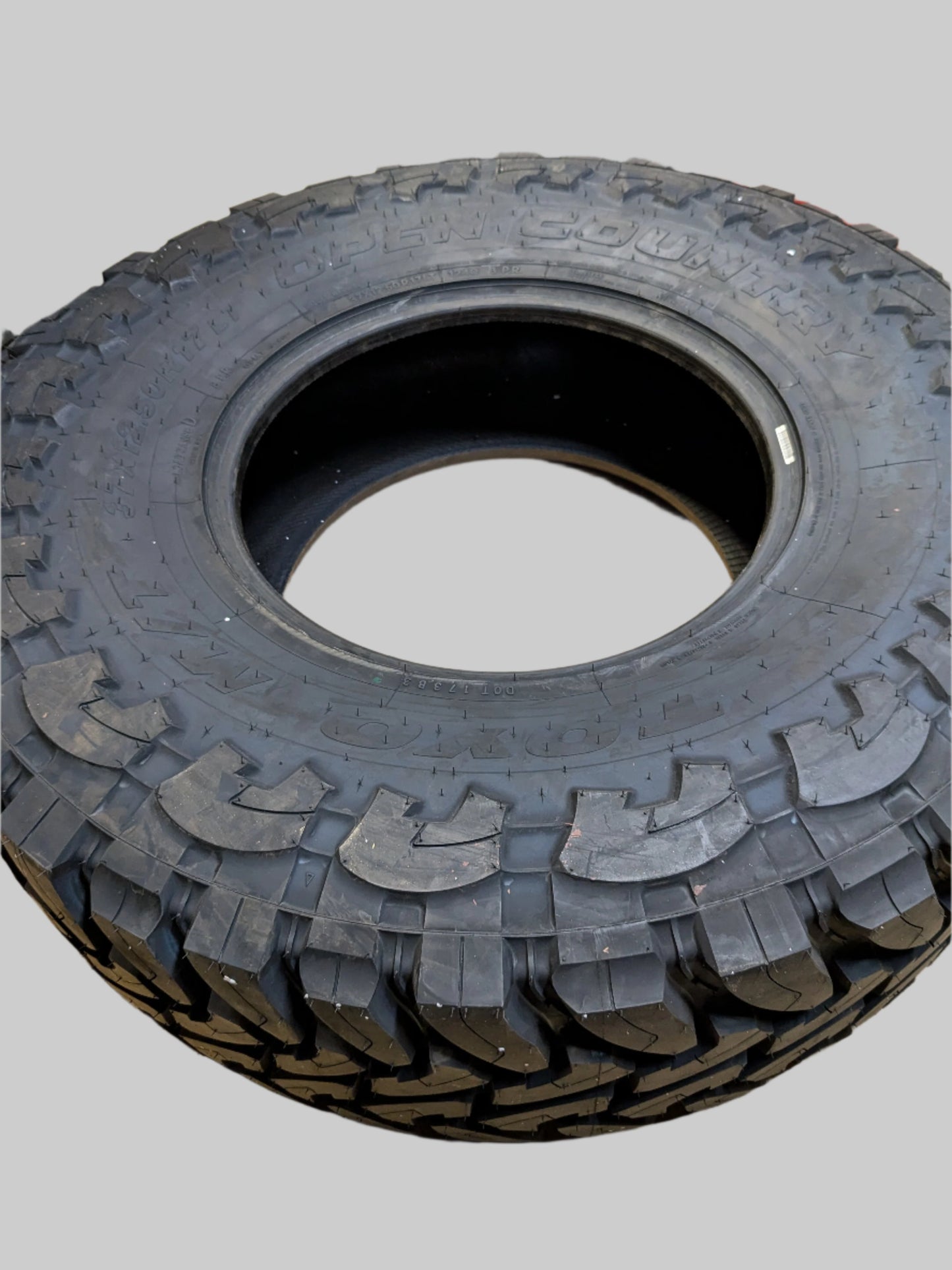 TOYO OPEN COUNTRY M/T LT 37 12.5 17 124Q LRD 8PLY MUD TERRAIN TIRE 360770