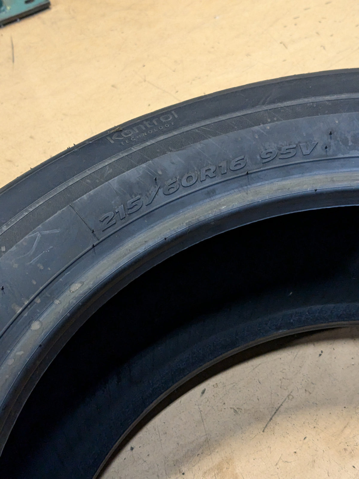 HANKOOK KINERGY GT P 215 60 16 95T ALL SEASON TIRES 1014971