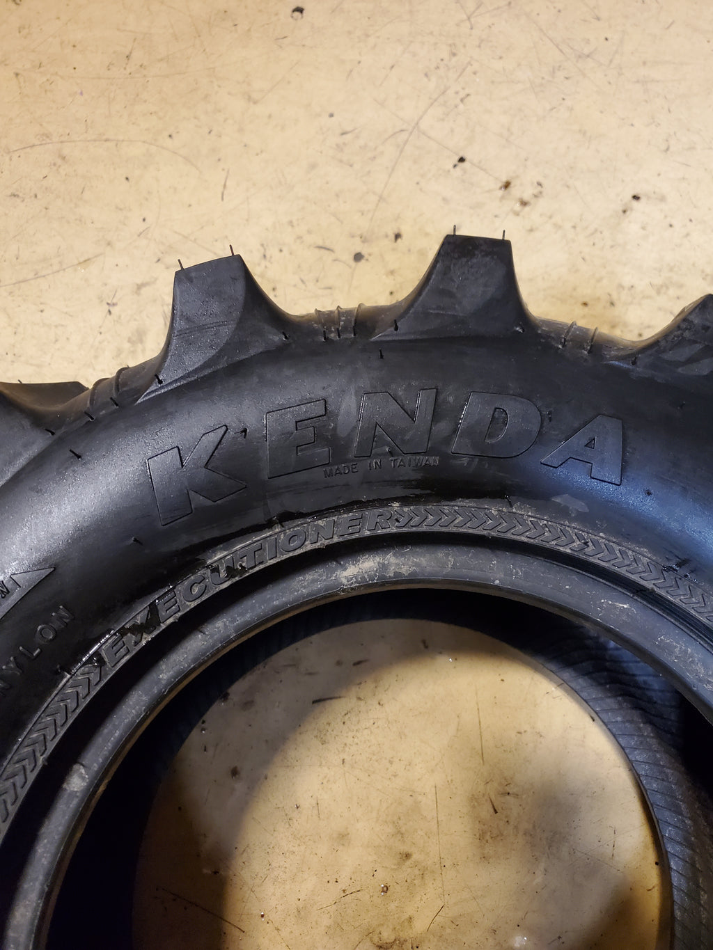 NOS KENDA EXECUTIONER K538 AT 26 10 12 6PLY ATV/UTV TIRE 85381298C1