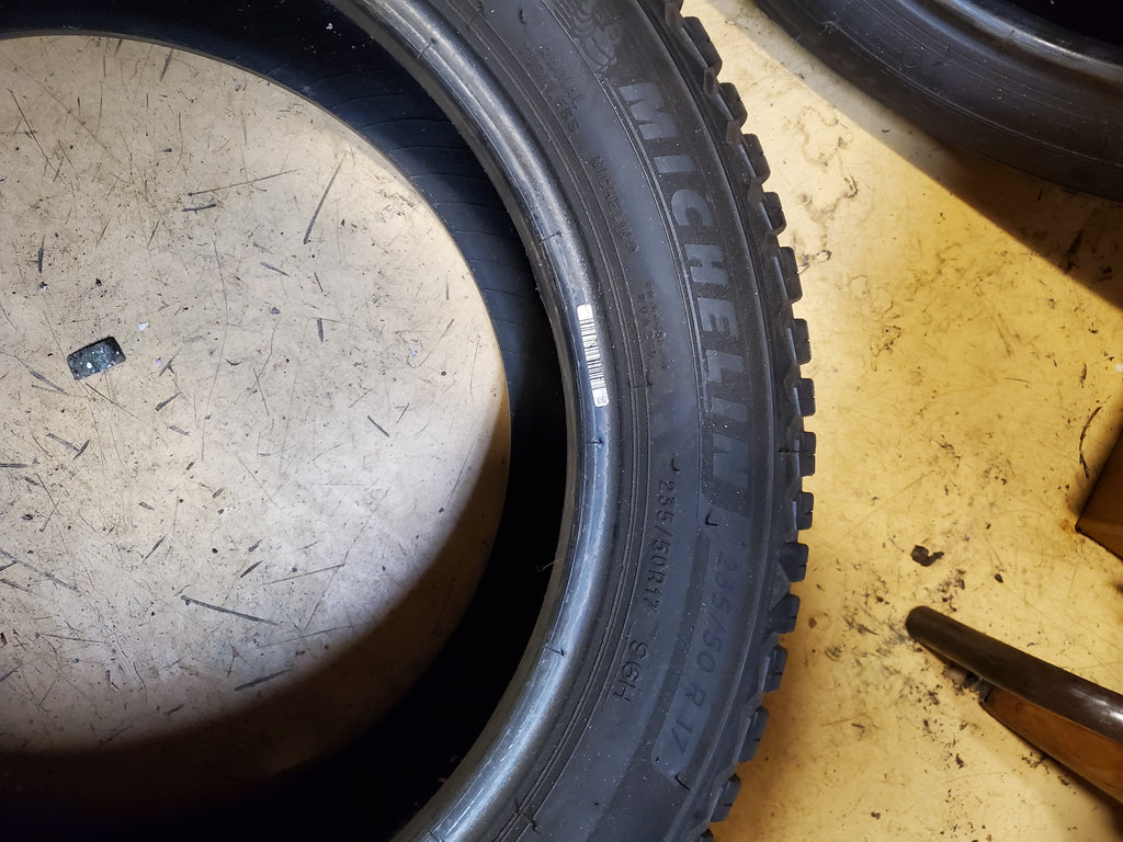 2 USED MICHELIN CROSSCLIMATE 2 BSW P 235 50 17 96H ALL WEATHER TIRE 81448