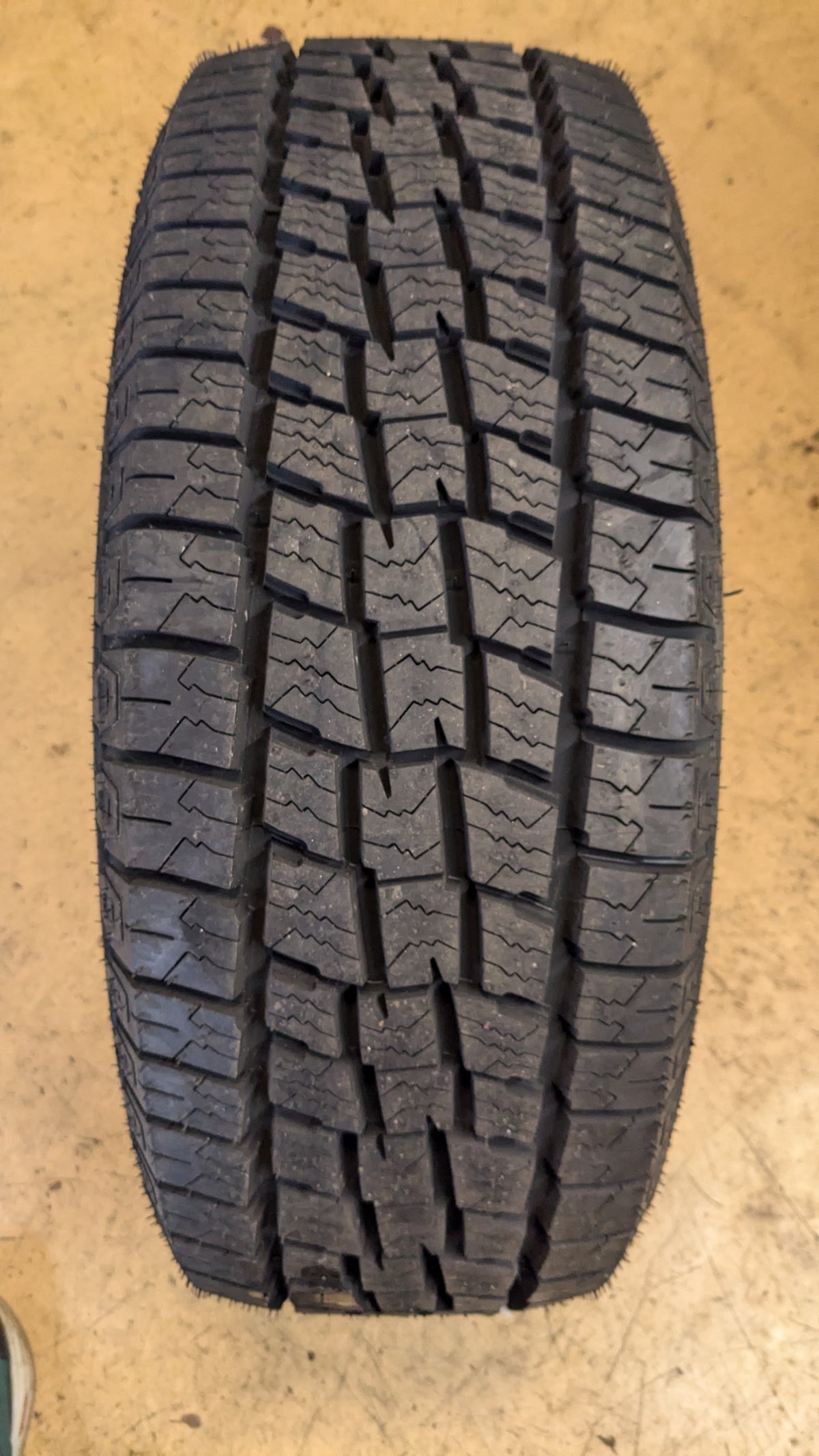 2 LEXANI TERRAIN BEAST AT BSW LT 275 65 18 123/120S 10PLY TIRE LXSTAT1865010