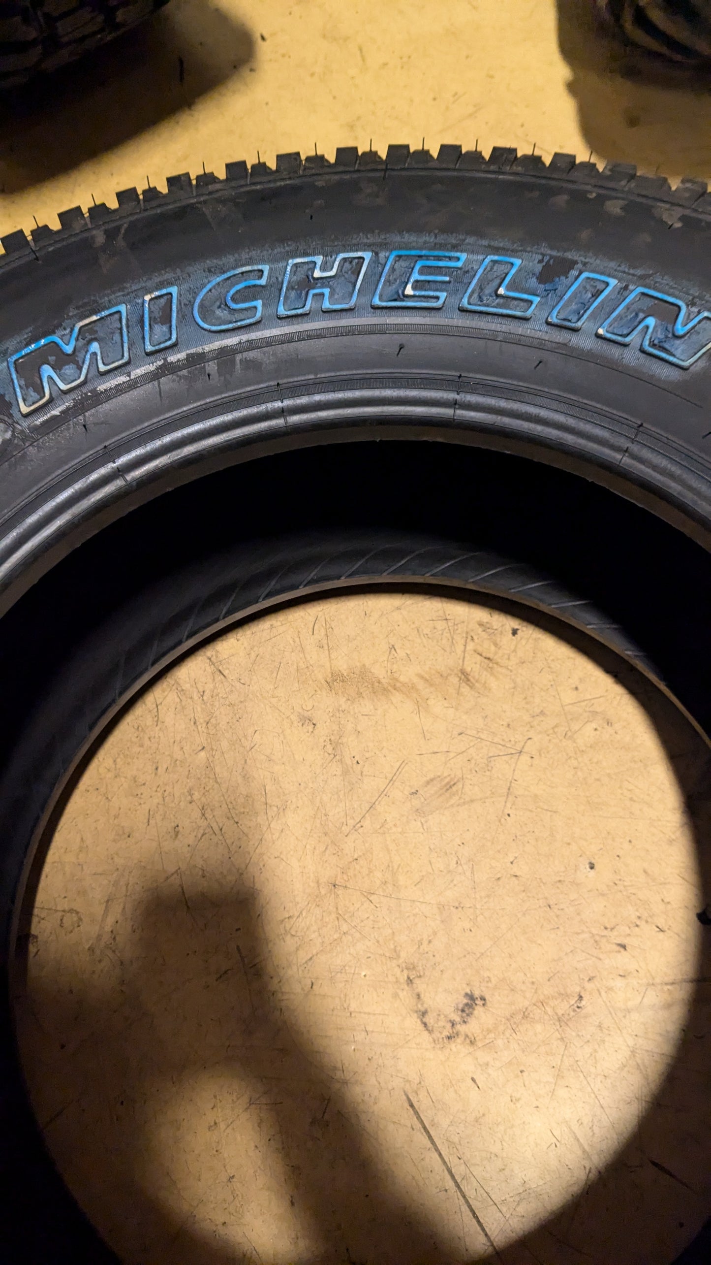 MICHELIN LTX A/T 2 DT1 OWL LT 265 70 17 121/118R 10PLY  ALL TERRAIN TIRE 69422