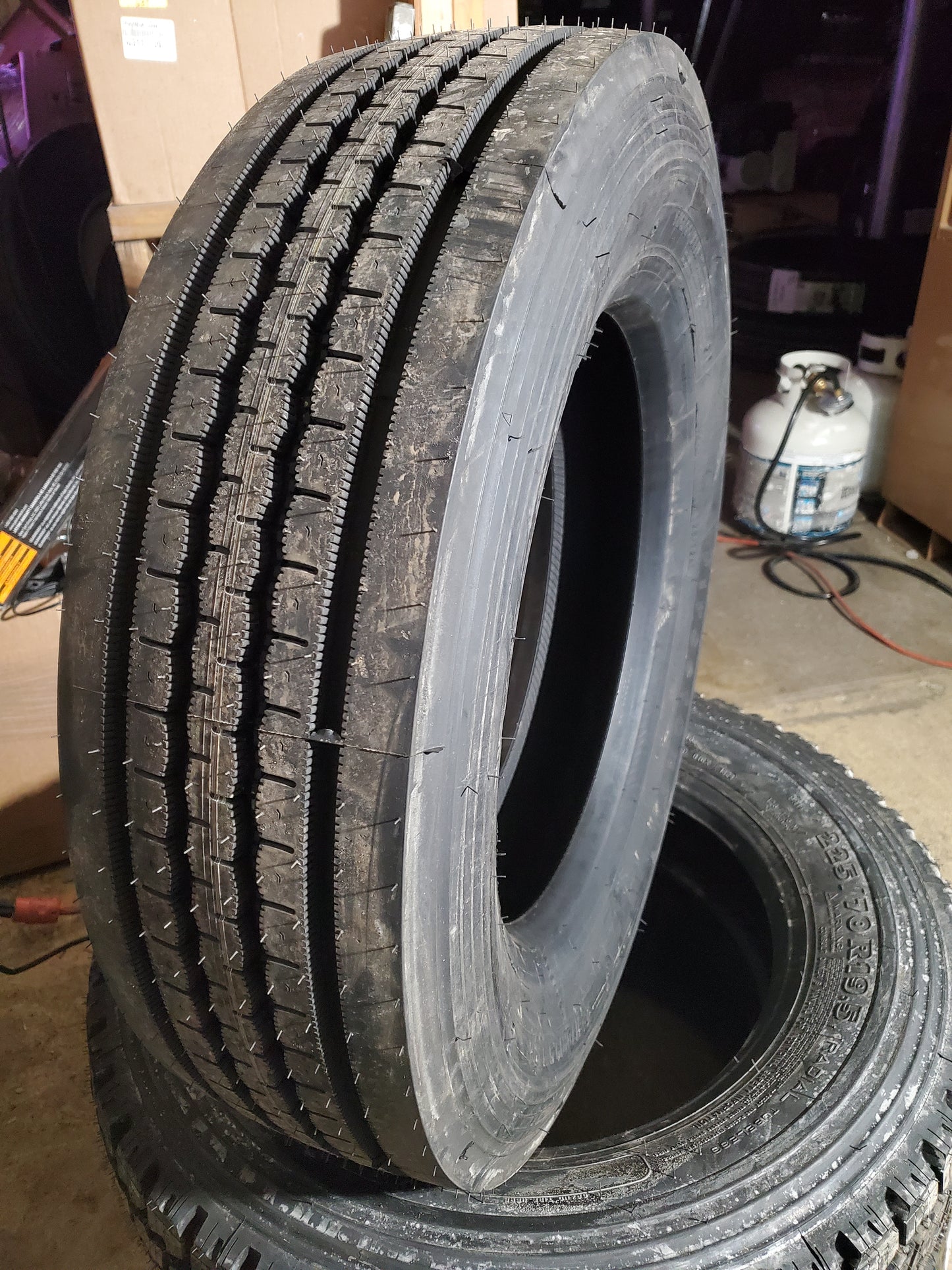 FIRESTONE FS561 BSW LT 225 70 19.5 129L 14PLY COMMERCIAL TIRE 248426