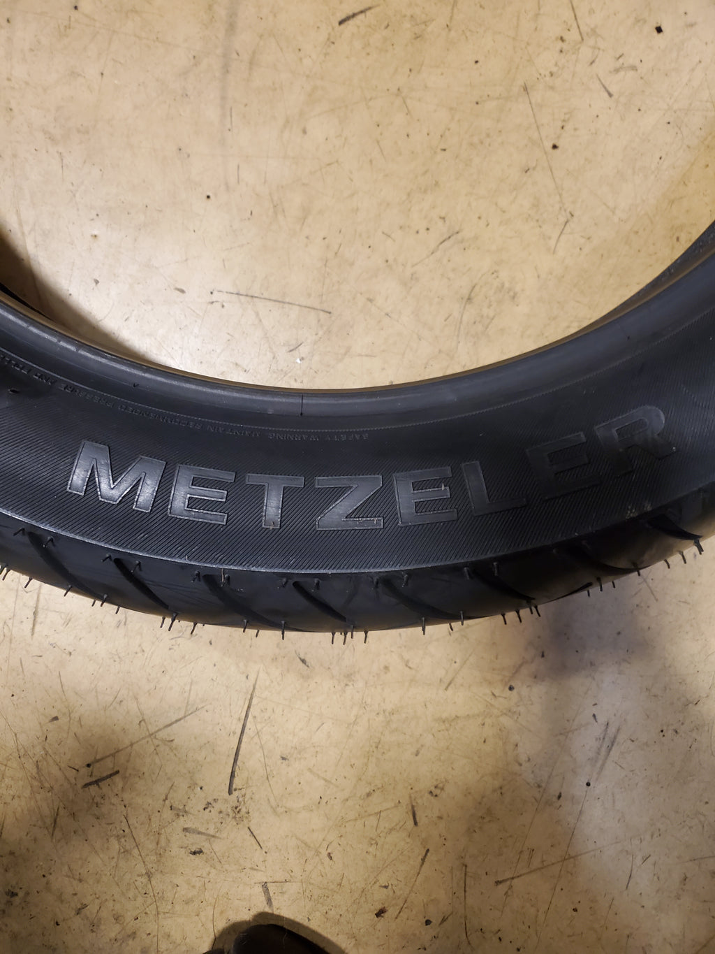 METZELER ME 888 MARATHON ULTRA 110 90 18 61H FRONT MOTORCYCLE TIRE 2703800