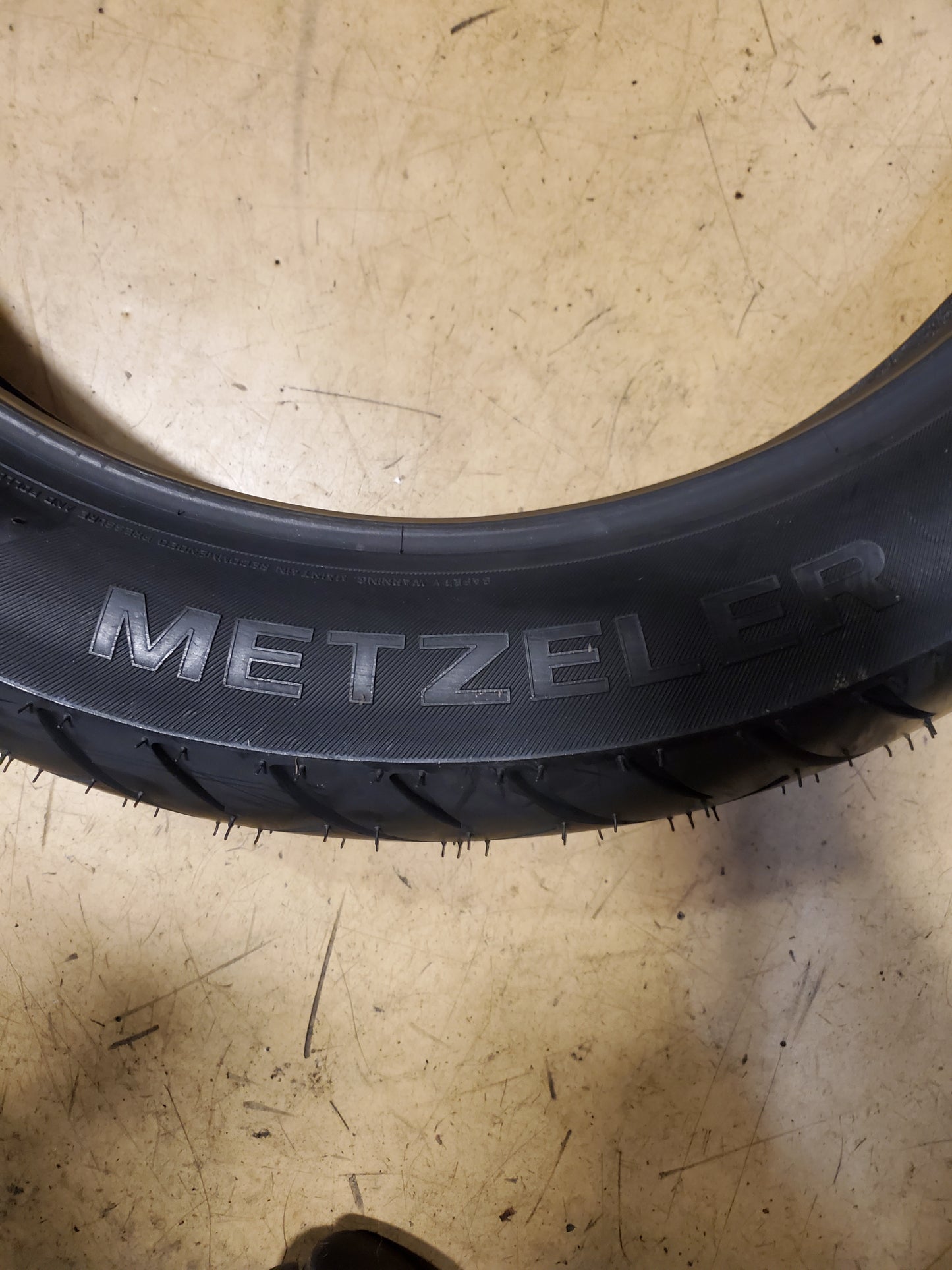 METZELER ME 888 MARATHON ULTRA 110 90 18 61H FRONT MOTORCYCLE TIRE 2703800