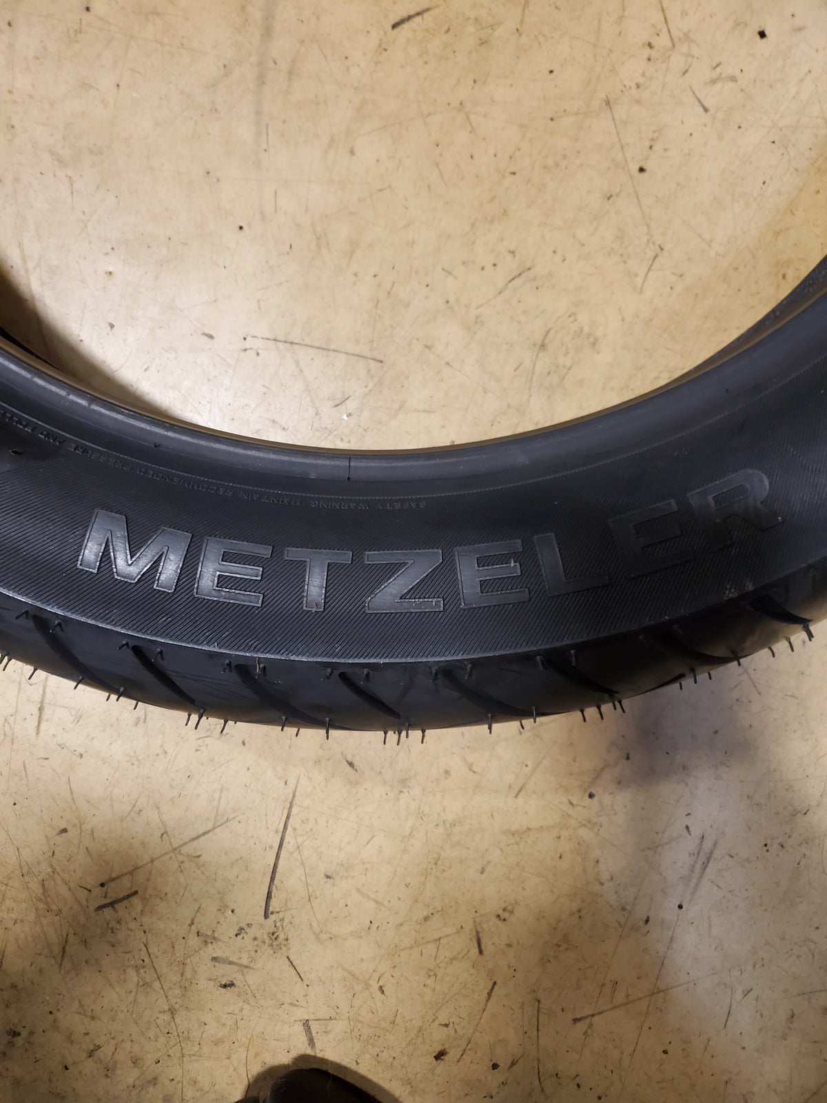 METZELER ME 888 MARATHON ULTRA 110 90 18 61H FRONT MOTORCYCLE TIRE 2703800