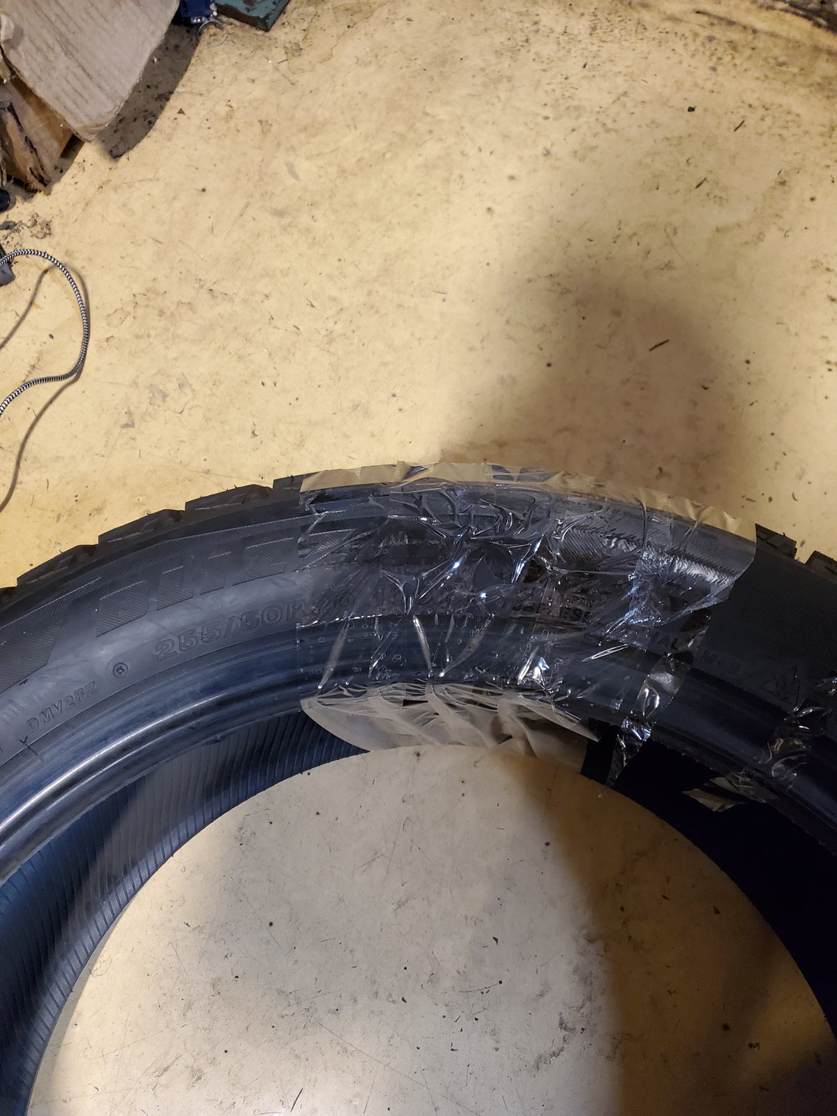BRIDGESTONE BLIZZAK DM-V2 BSW P 255 50 20 109T XL WINTER TIRE 015947