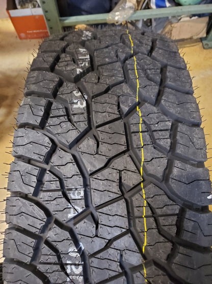 KUMHO ROADVENTURE AT52 BSW LT 37 12.5 20 126R 10PLY ALL TERRAIN TIRE 2290173