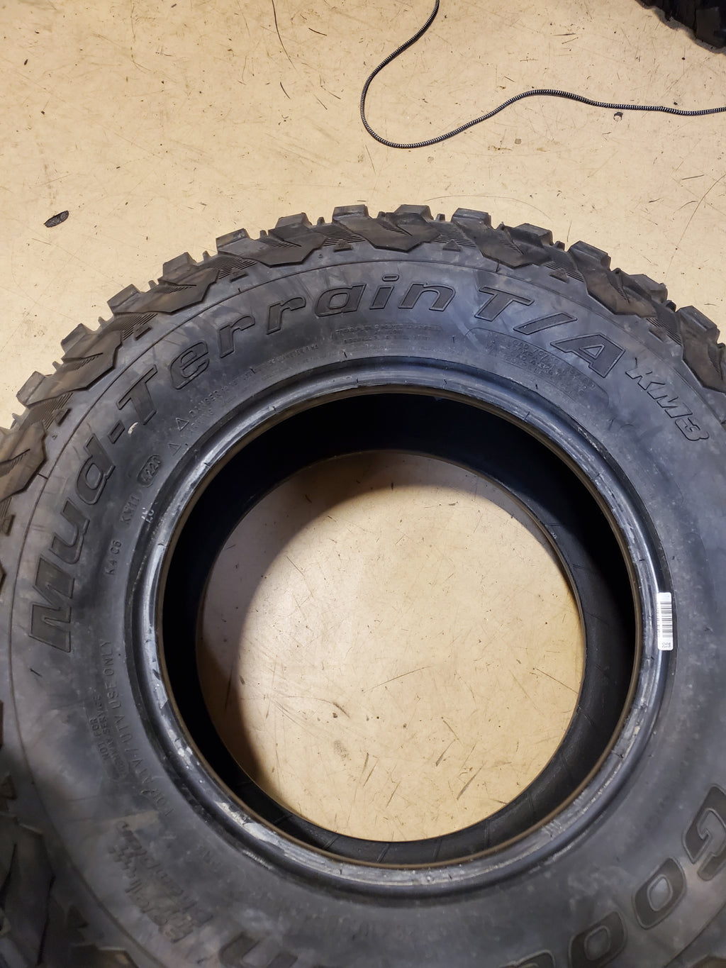 BFGOODRICH MUD-TERRAIN T/A KM3 BSW 28 10 14 8PLY ATV/UTV TIRE 33172