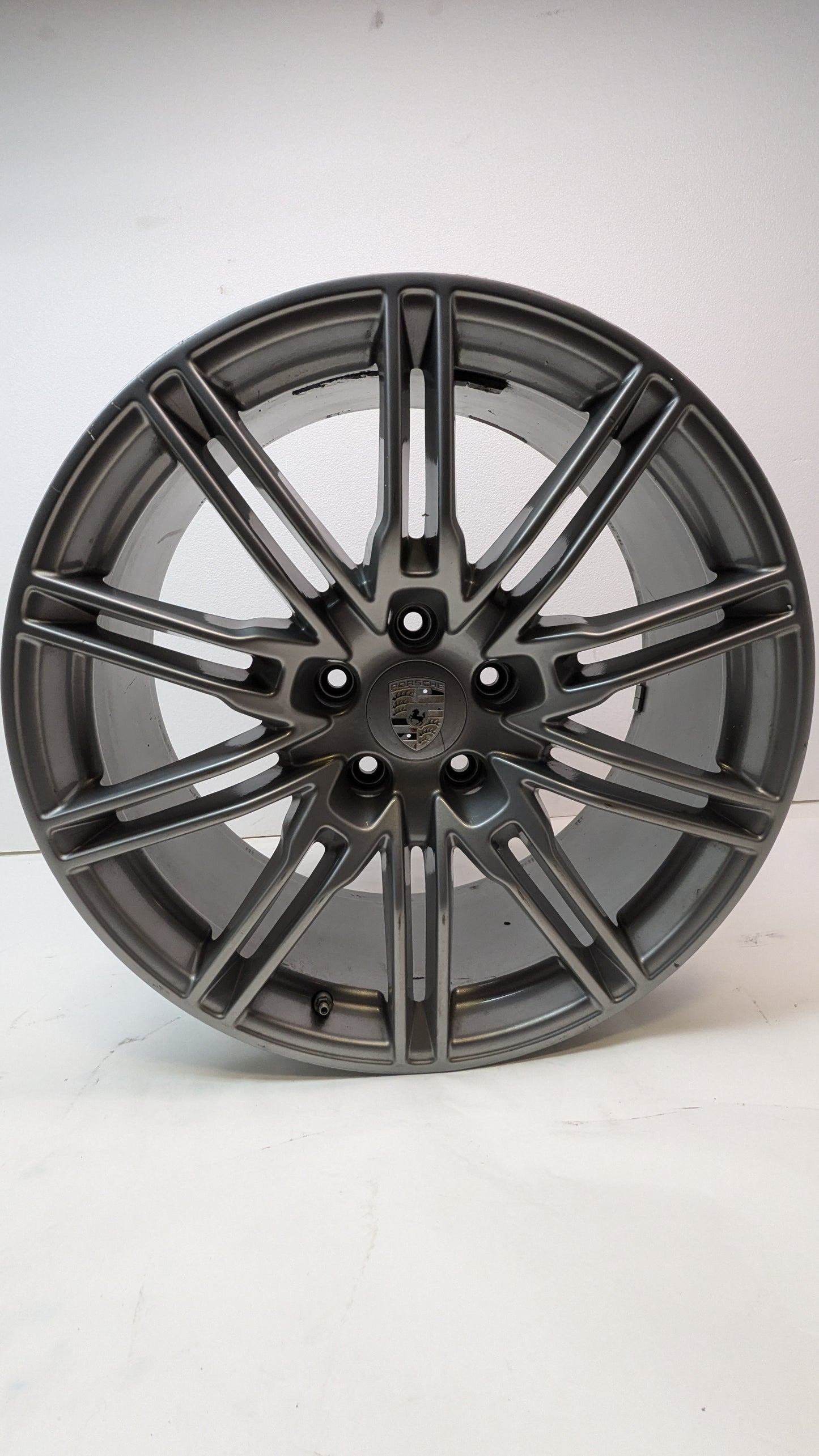 4 USED GENUINE PORSCHE CAYENNE 21X10 ET 60 5LUG SILVER WHEELS 7P5.601.025.H