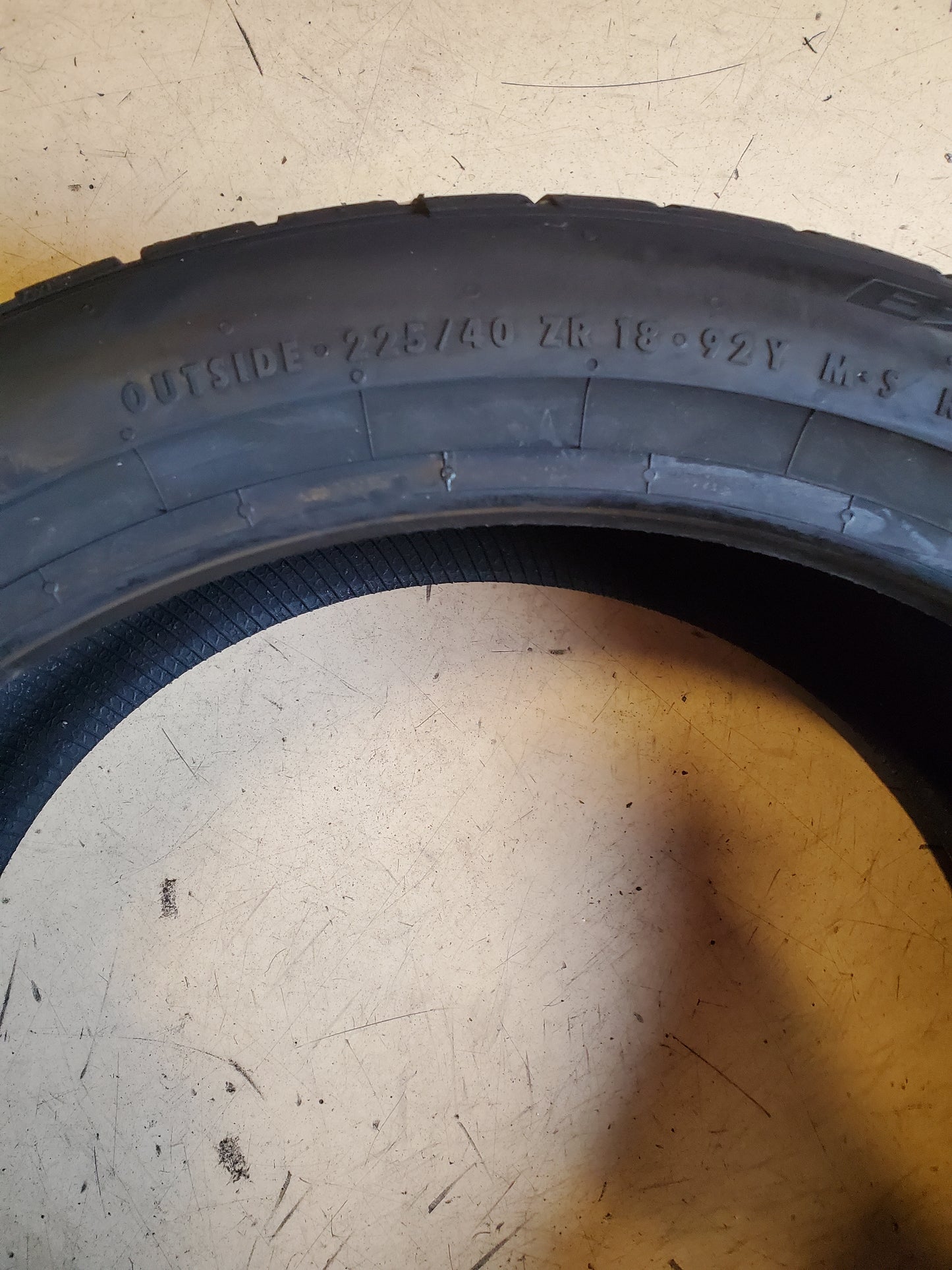 CONTINENTAL EXTREMECONTACT DWS06 BSW P 225 40 18 92Y XL UHP TIRE 15572730000