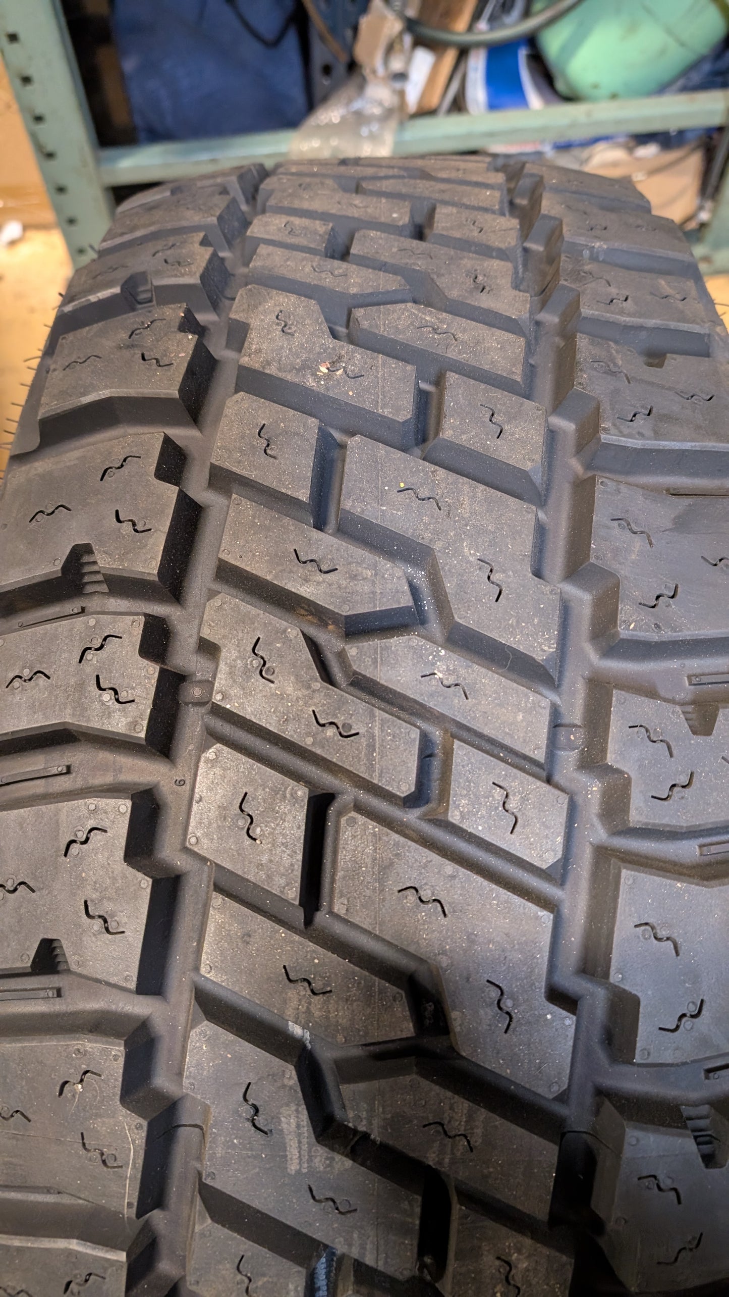 MICKEY THOMPSON BAJA LEGEND EXP BSW LT 35 12.5 20 125Q 12PLY TIRE 331081002