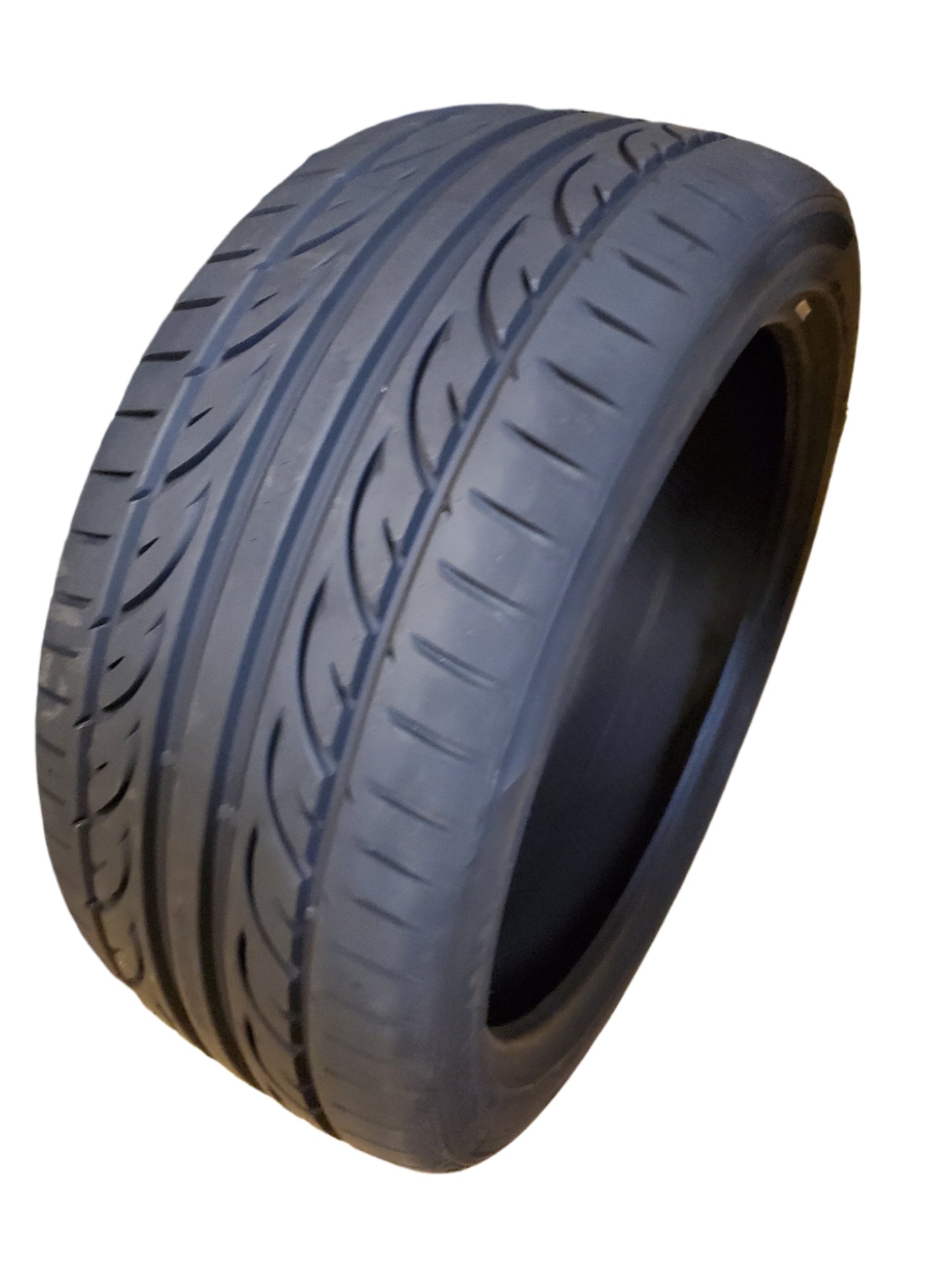 HANKOOK VENTUS V12 EVO2 K120 BSW P 235 40 18 95Y XL UHP TIRE 1015416