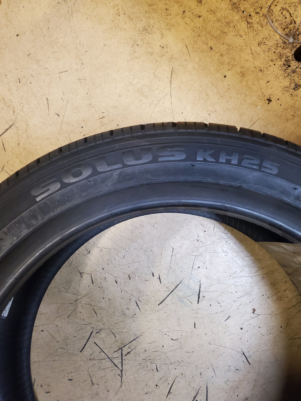 NOS KUMHO SOLUS KH25 BSW P 225 45 17 91H ALL SEASON TIRE 2141103