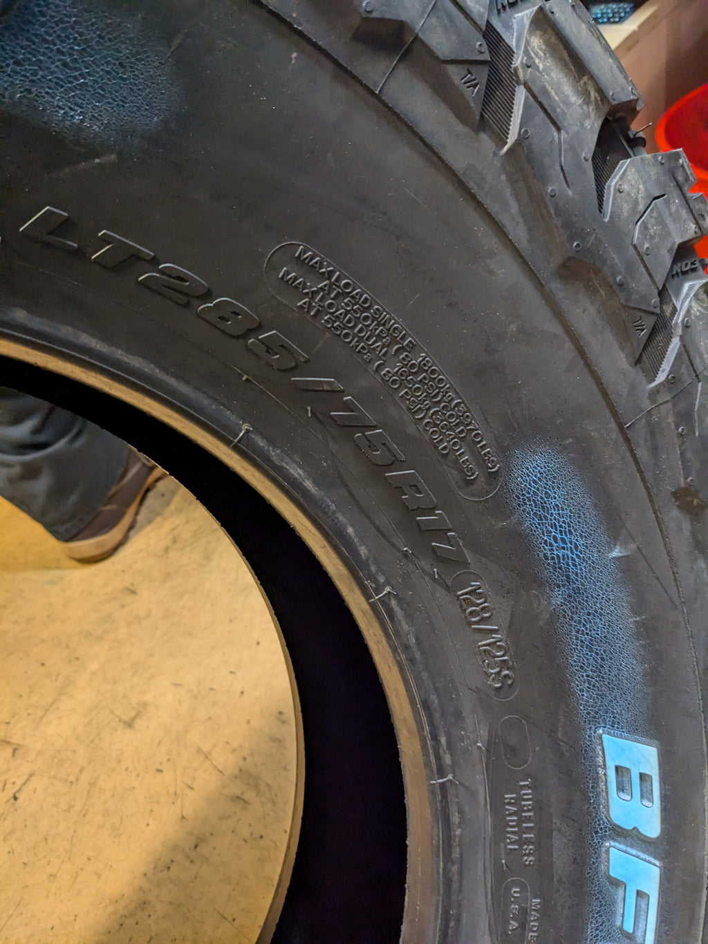 BFGOODRICH ALL TERRAIN T/A KO3 RWL LT 285 75 17 128/125S  LRE 10PLY TIRE 30398