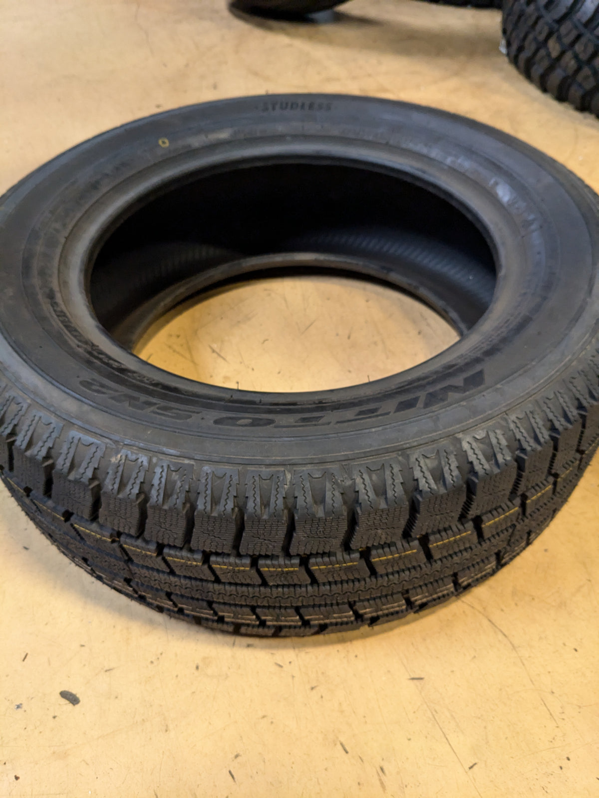 2 NEW OLD STOCK NITTO SN2 P 225 60 16 98T SNOW WINTER TIRE 204230
