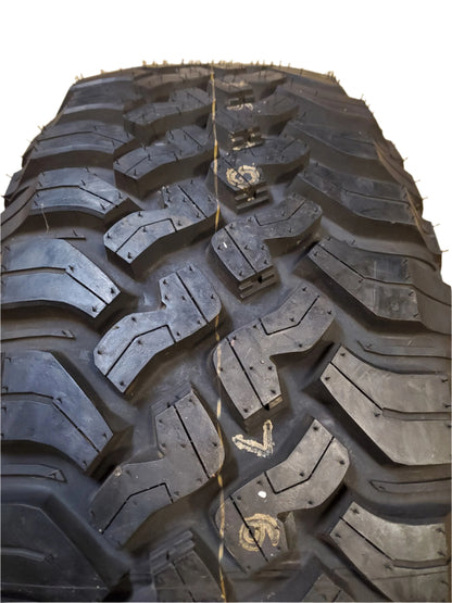 NOS FALKEN WILDPEAK MT01 BSW LT 315 70 17 121/118Q 10PLY MUD TERRAIN TIRE 28516932