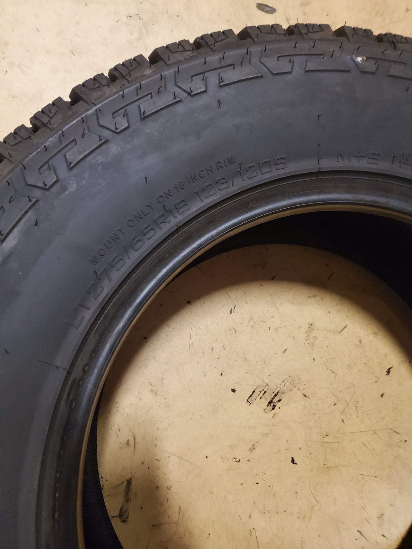 KANATI NAVPOINT HTX BSW LT 275 65 18 123/120S ALL SEASON TIRE LNV1827565E