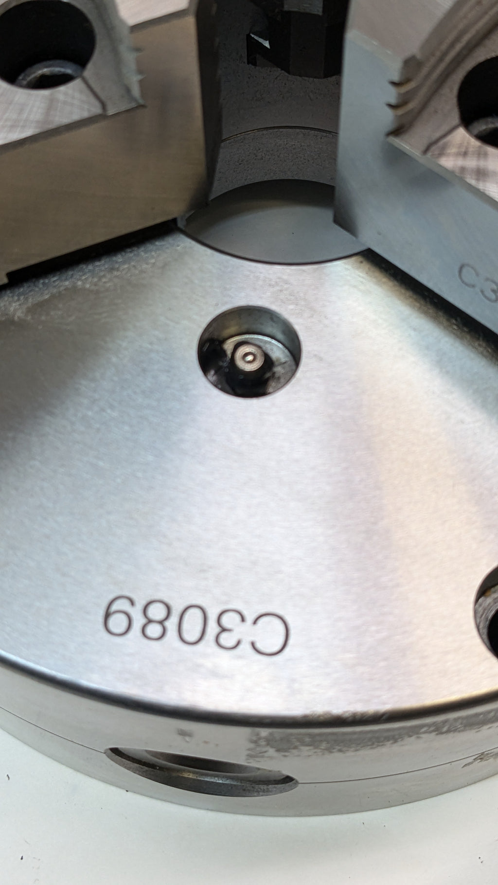 BUCK CHUCK 3 JAWS 8" DIAM SELF CENTERING MANUAL LATHE CHUCK 2,500 MAX RPM AT083R