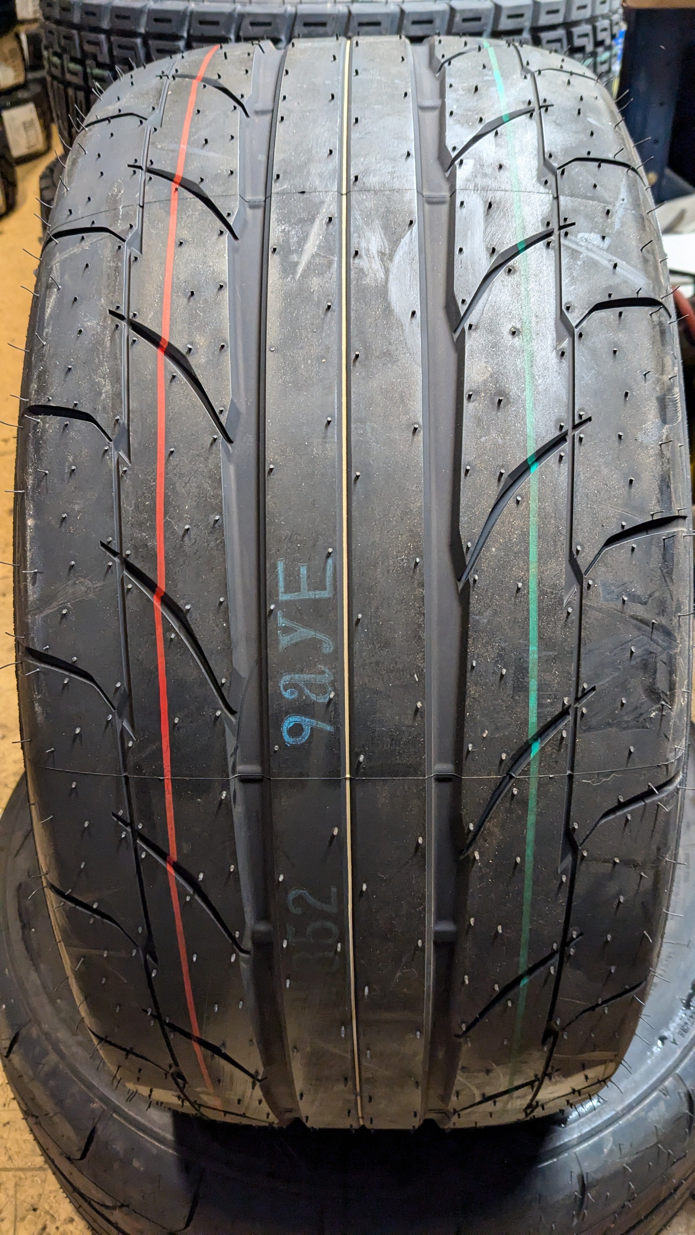 2 NITTO NT555RII BSW P 275 40 18 94W RACING TIRE 108680