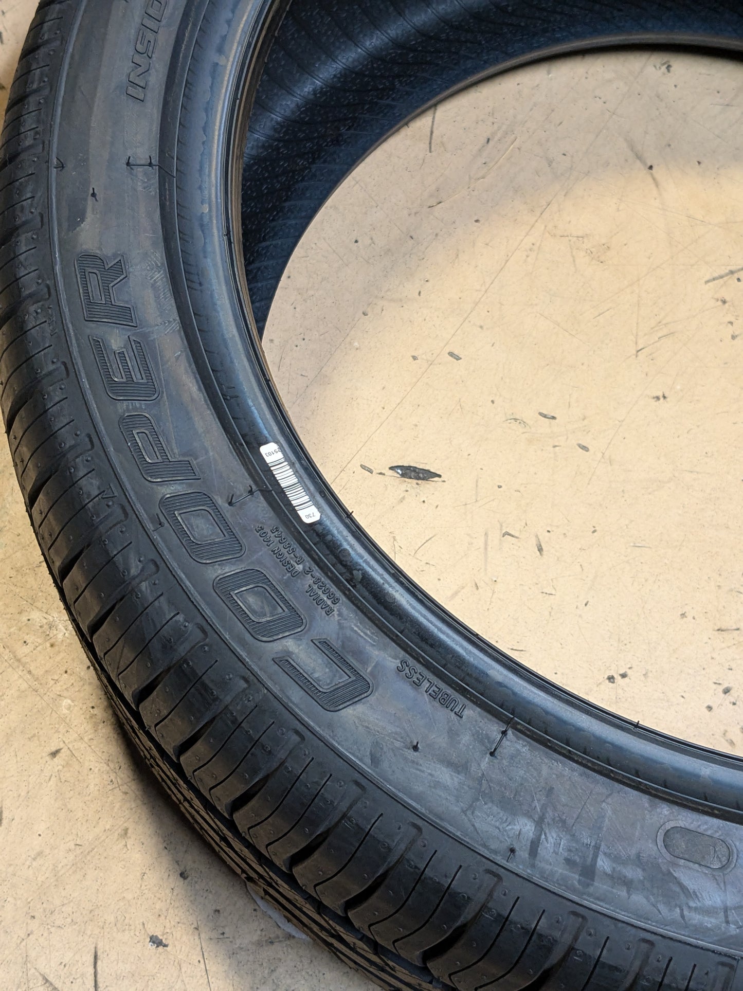 NEW OLD STOCK COOPER ZEON RS3-1 P 245 40 17 91W ALL SEASON TIRE 90000026291