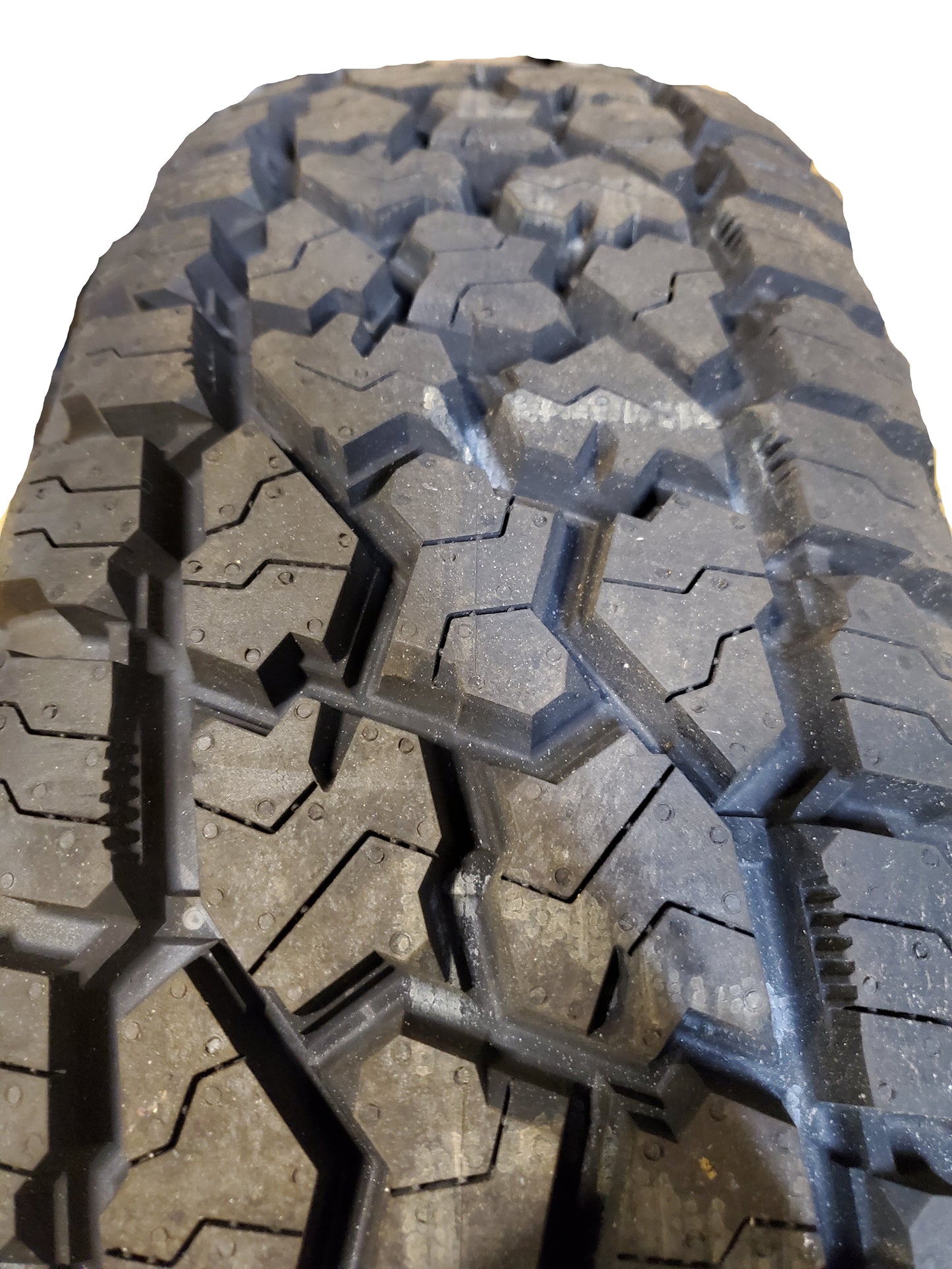 COOPER DISCOVERER STRONGHOLD AT LT 235 80 17 120/117R 10PLY TIRE 170287048