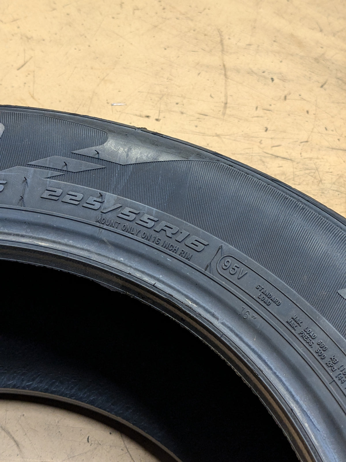 NEW OLD STOCK COOPER CS3 TOURING P 225 55 16 95V SL ALL SEASON TIRE 90000019361