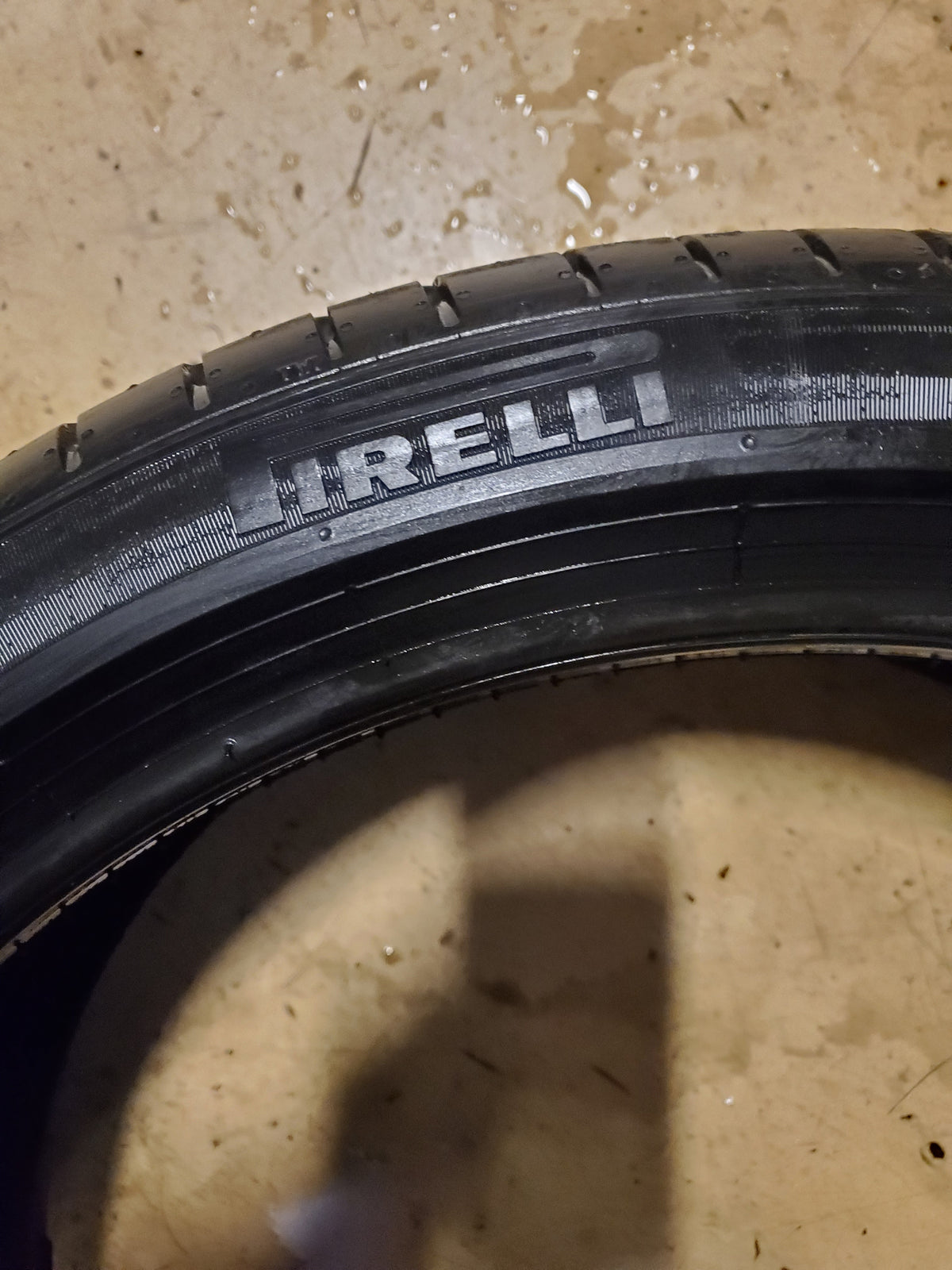 PIRELLI P ZERO (PZ4) (MOE) RUNFLAT P 225 40 19 93Y XL UHP SUMMER TIRE 2908200