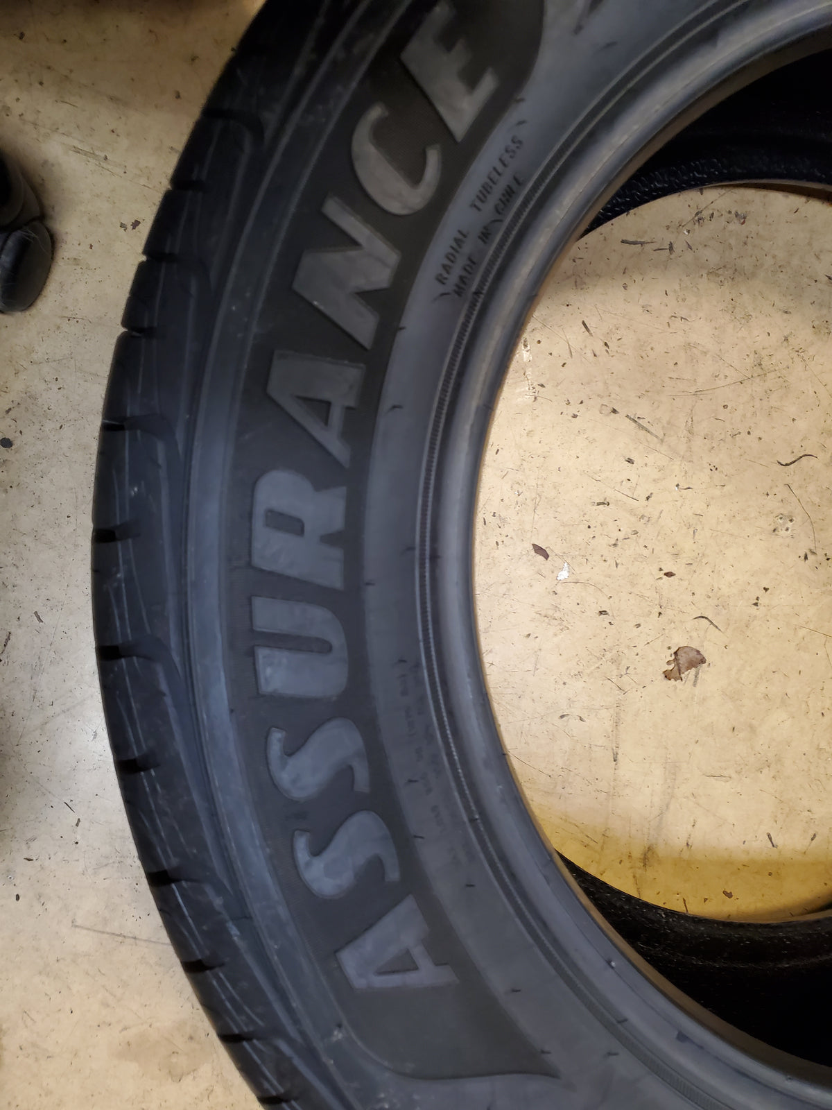GOODYEAR COMFORTDRIVE BSW P 235 60 17 102H ALL SEASON TIRE  413488582