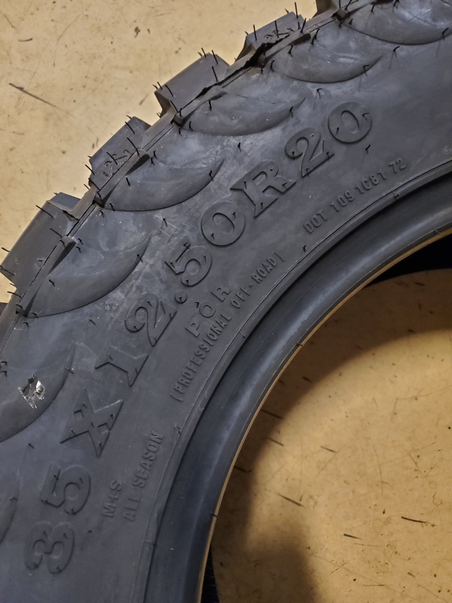 ZEETEX MT1000 BSW LT 35 12.5 20 121Q 10PLY MUD TIRE 1200040381