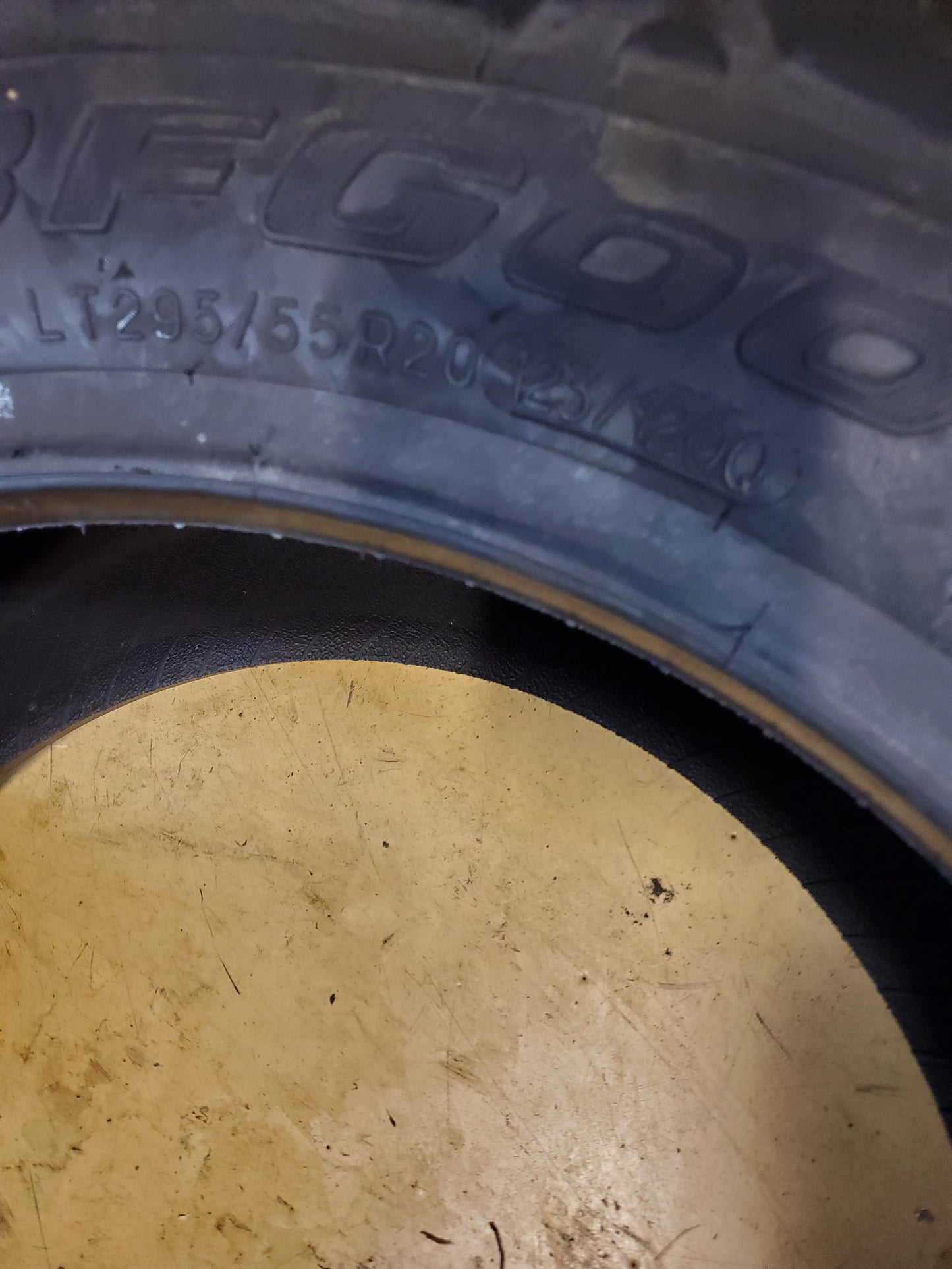 NOS BFGOODRICH MUD TERRAIN T/A KM3 LT 295 55 20 123/120Q 10PLY MUD TIRE 63019