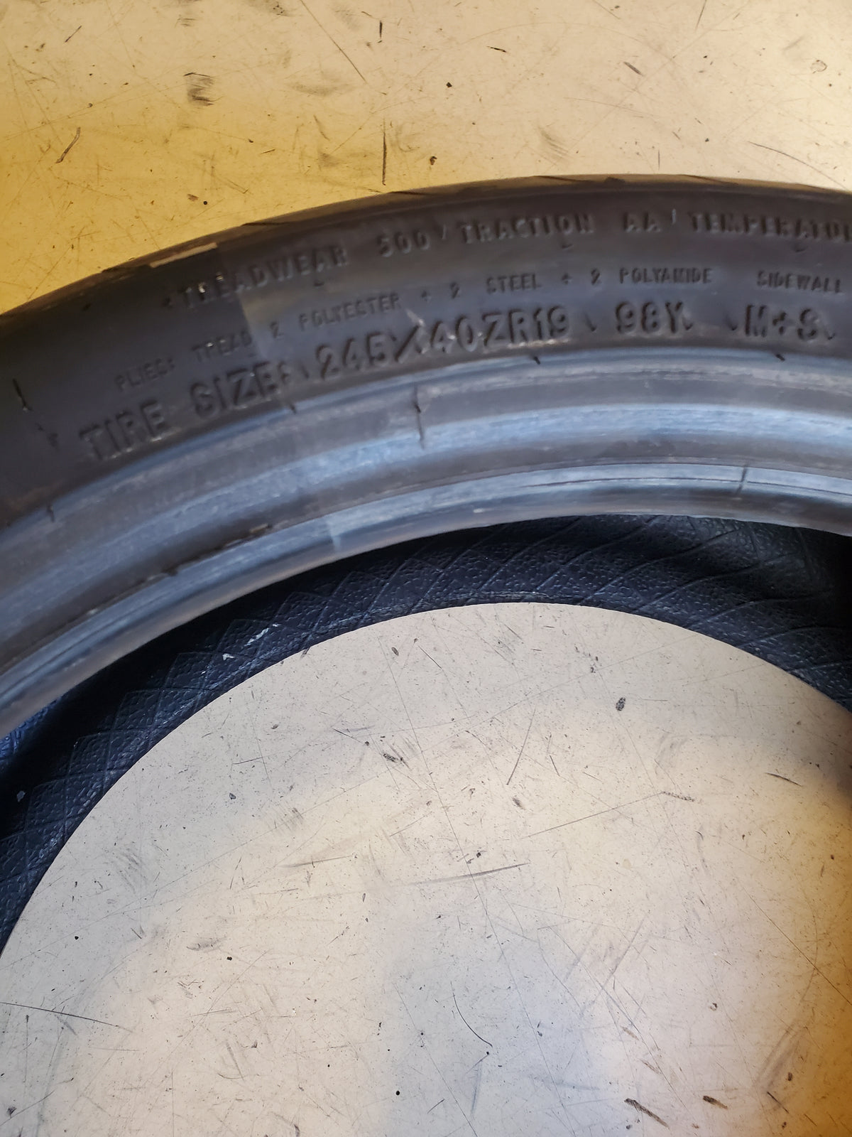 USED OLD STOCK GOODYEAR EAGLE EXHILARATE P 245 40 19 98Y XL UHP TIRE 104012568
