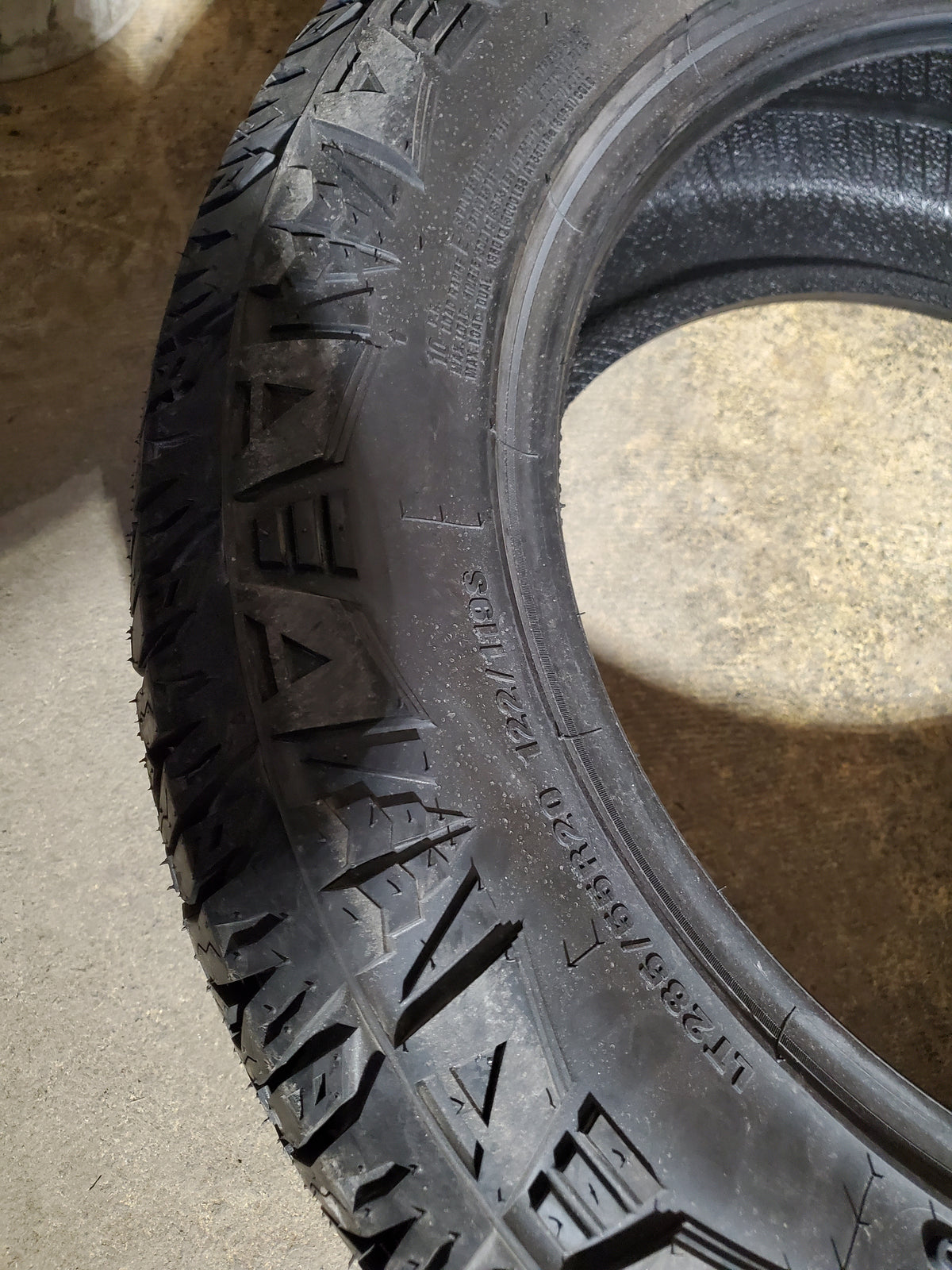 RADAR RENEGADE A/T PRO BSW LT 285 55 20 122/119S 10PLY ALL TERRAIN TIRE RACSTH0017