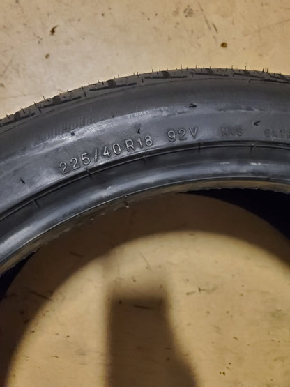 NOS UNIROYAL TIGER PAW TOURING A/S BSW P 225 40 18 92V XL ALL SEASON TIRE 42788