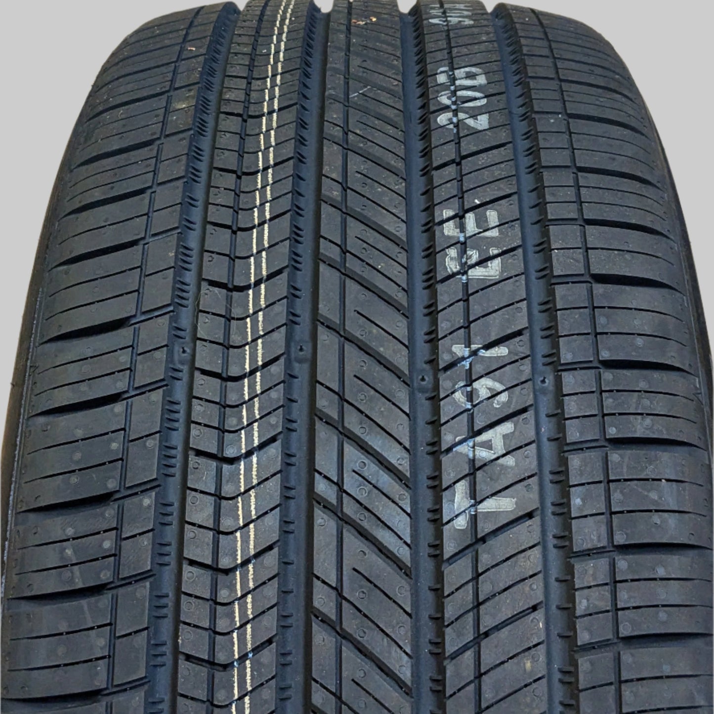 KUMHO MAJESTY SOLUS TA91 EV P 235 40 19 96W XL ALL SEASON TIRE 2322333