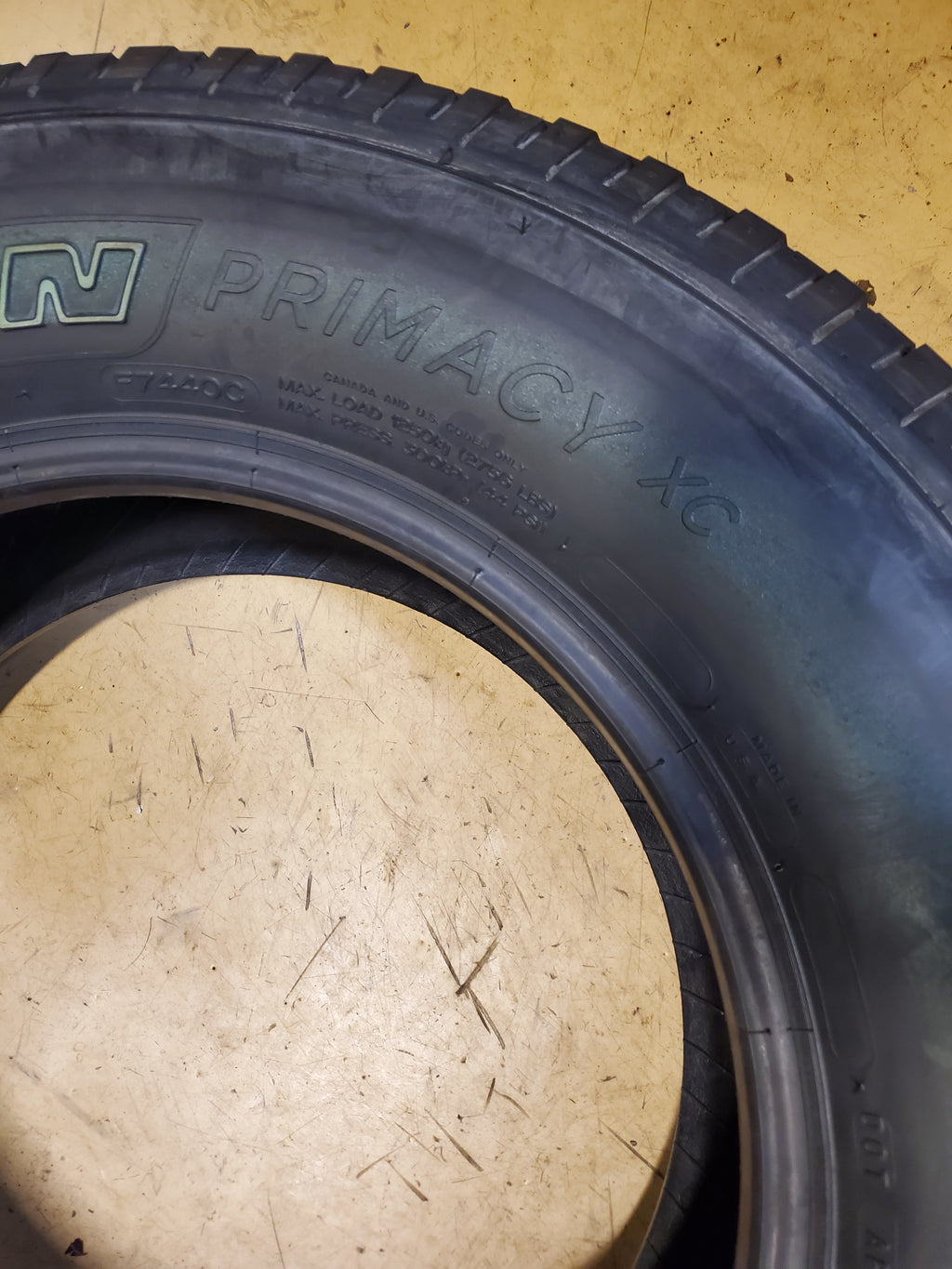 NOS MICHELIN PRIMACY XC OWL P 275 65 18 116T ALL SEASON TIRE 99889