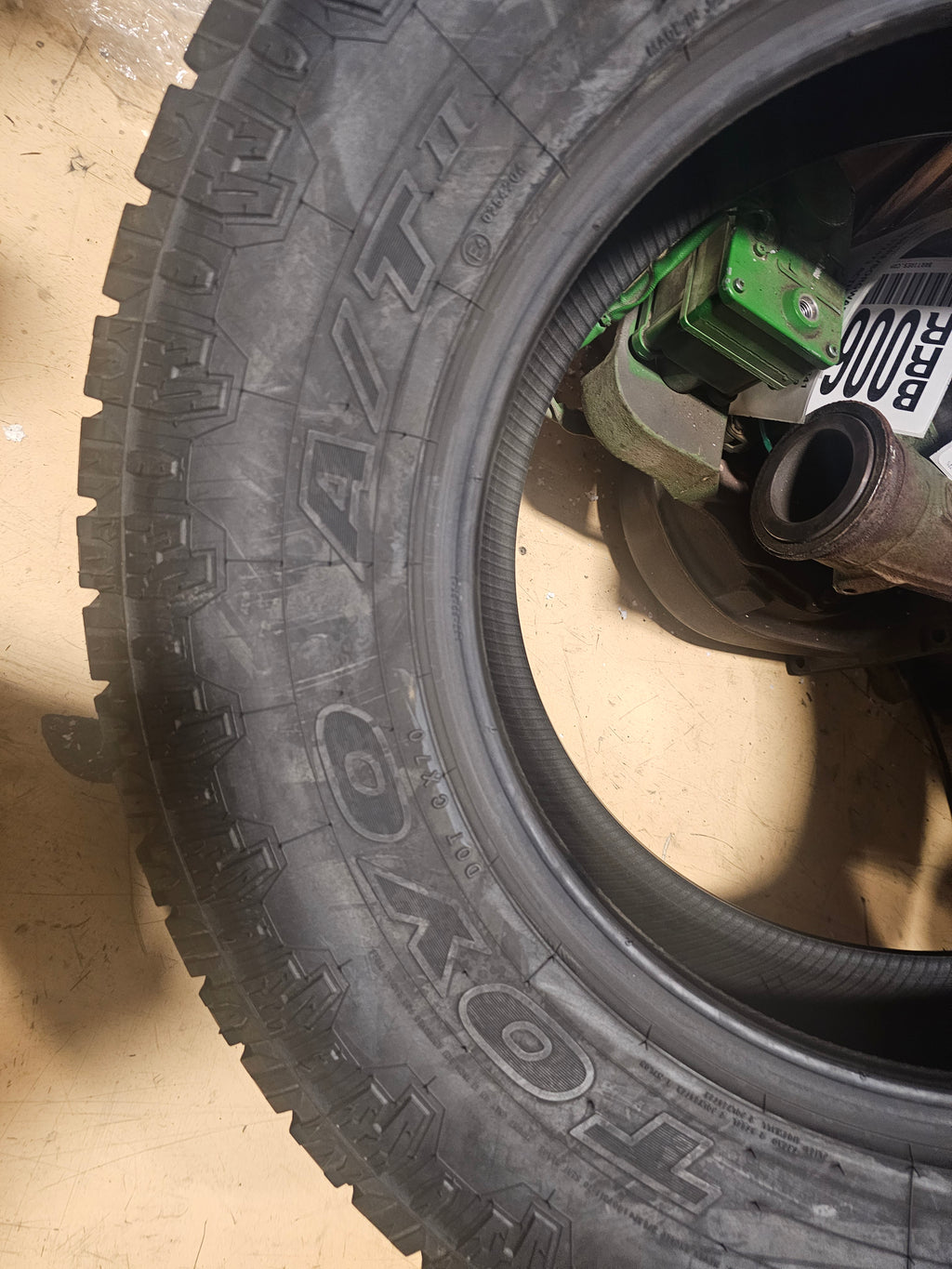 2 NOS TOYO OPEN COUNTRY AT II 265 70 17 113S ALL TERRAIN TIRES 352000