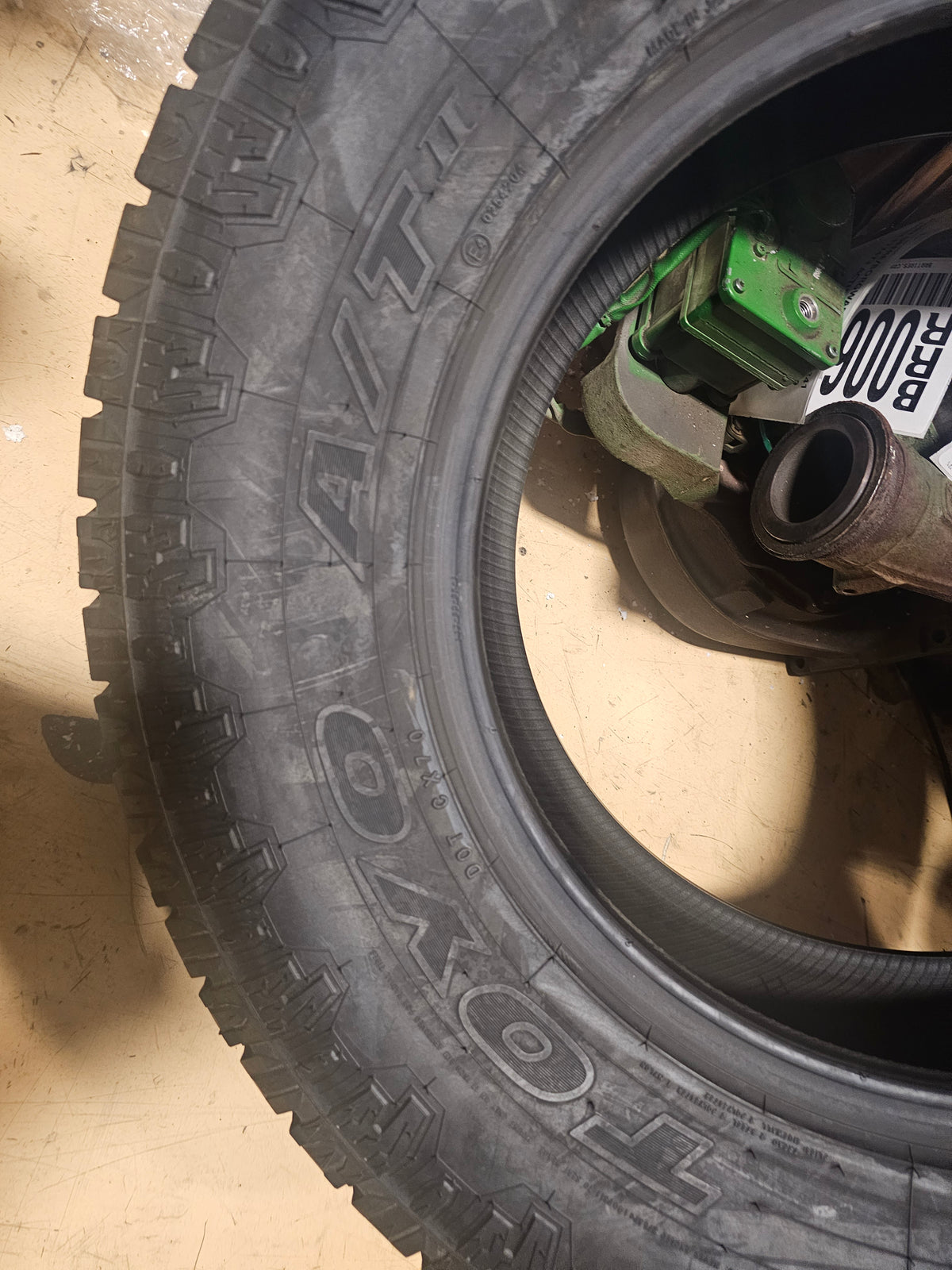 2 NOS TOYO OPEN COUNTRY AT II 265 70 17 113S ALL TERRAIN TIRES 352000