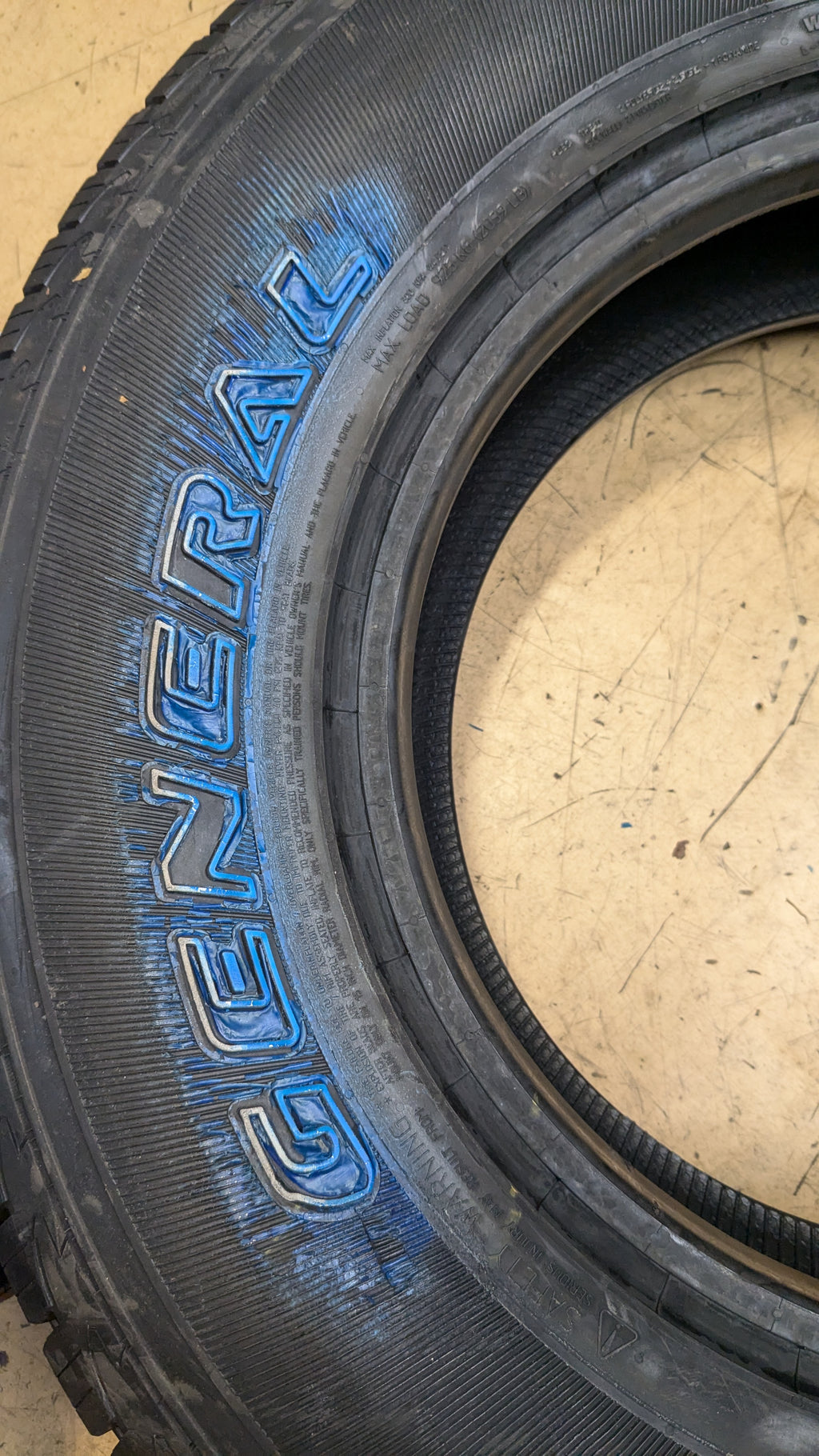 GENERAL GRABBER HTS OWL P 235 75 15 105T ALL SEASON TIRE 04503120000