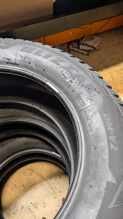 BRIDGESTONE BLIZZAK DMV2 BSW P 225 65 17 102S WINTER TIRE 015692