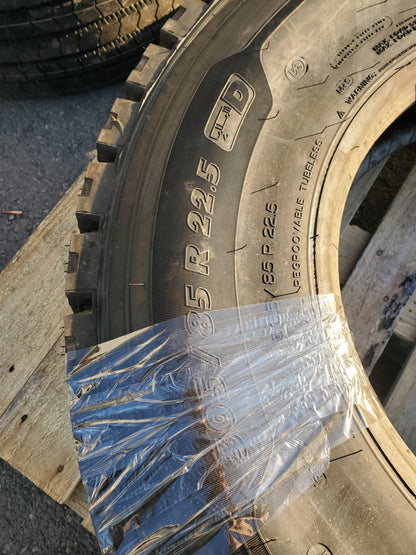 NOS MICHELIN X INCITY GRIP BSW LT 305 85 22.5 152/149K 18PLY STEER TIRE 08623