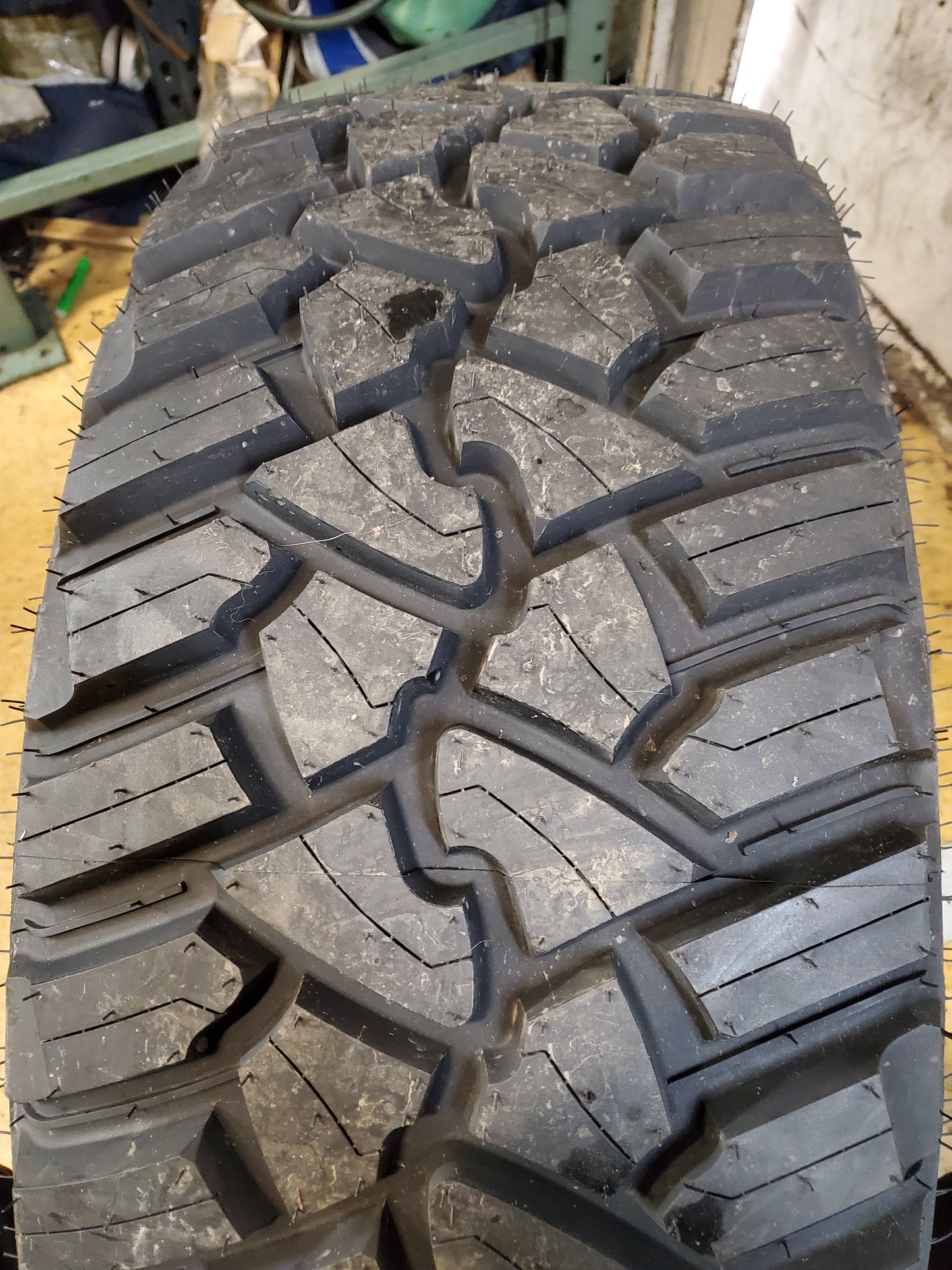 (KSL ONLY) 2 FURY COUNTRY HUNTER M/T II BSW LT 37 13.5 20 127Q 10PLY MUD TIRE FCHII37135020A
