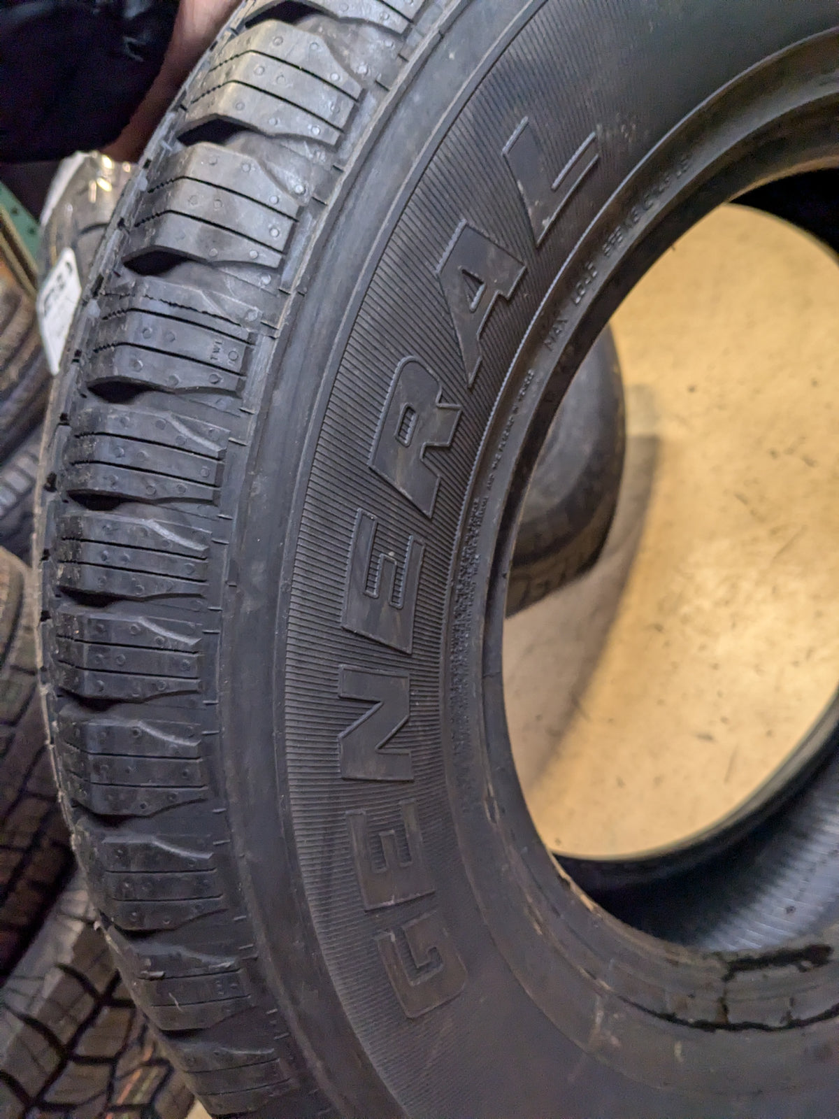 2 GENERAL GRABBER HTS60 BSW P 245 70 16 107T SL ALL SEASON TIRES 04504680000