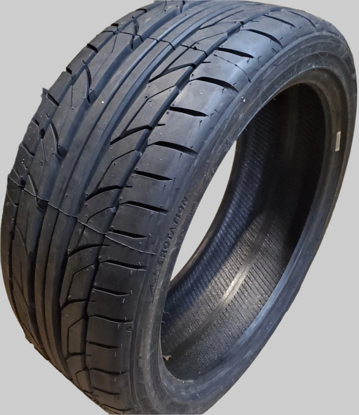 NITTO NT555 G2 P 225 40 18 92W XL UHP SUMMER TIRE 211180