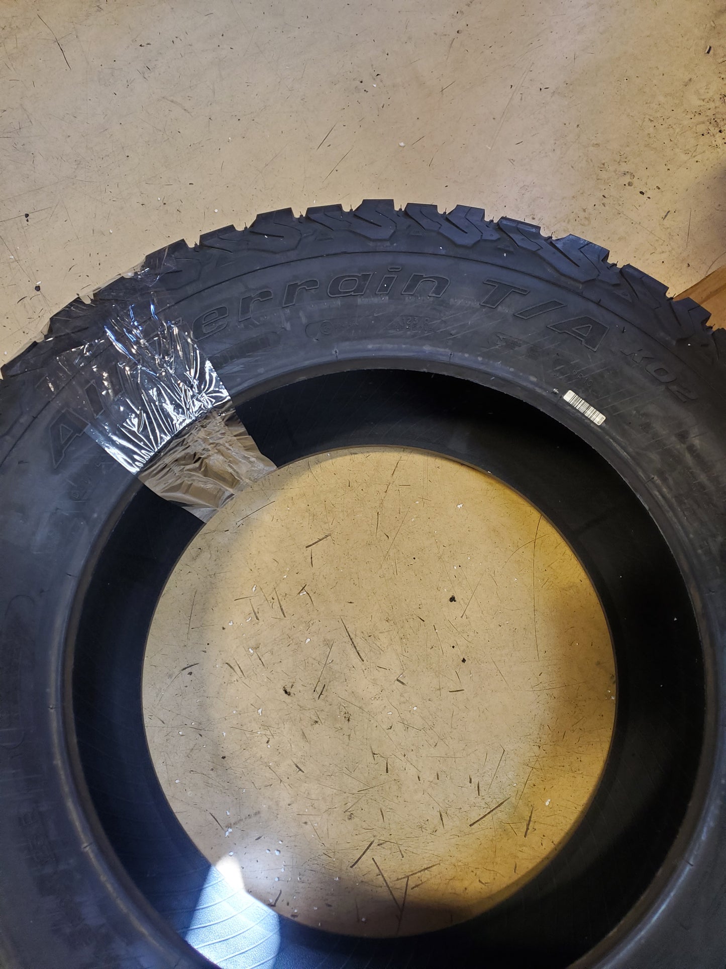 BFGOODRICH ALL TERRAIN T/A KO2 BSW LT 37 13.50 22 123R 10PLY TIRE 71670