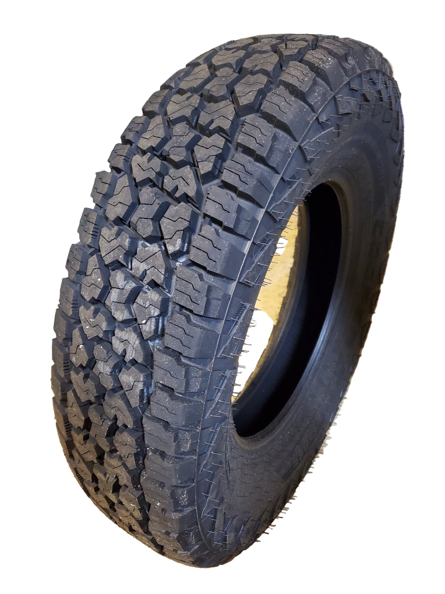 COOPER DISCOVERER STRONGHOLD AT LT 235 80 17 120/117R 10PLY TIRE 170287048